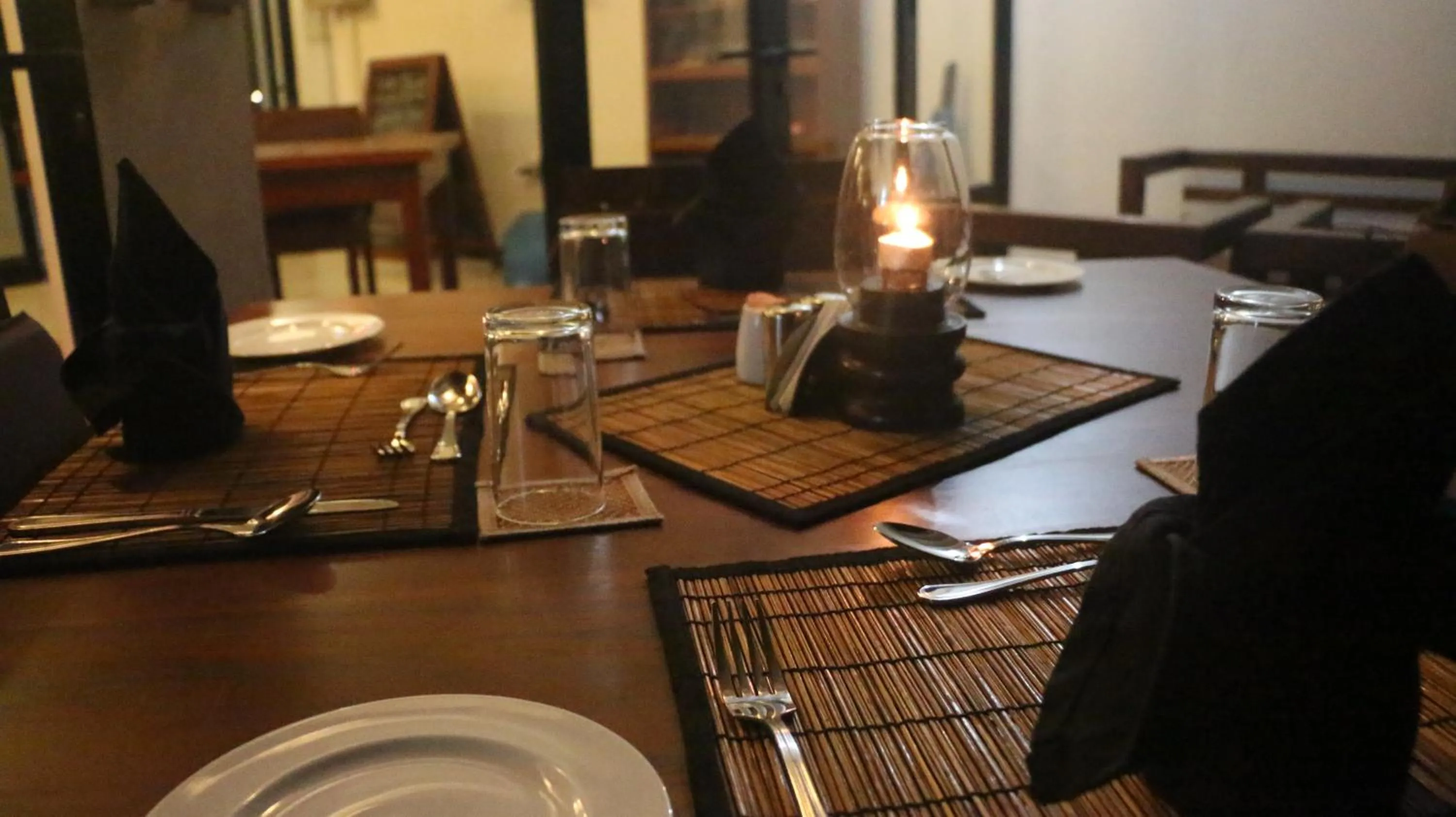 Restaurant/places to eat in Wellé Wadiya Beach Villa