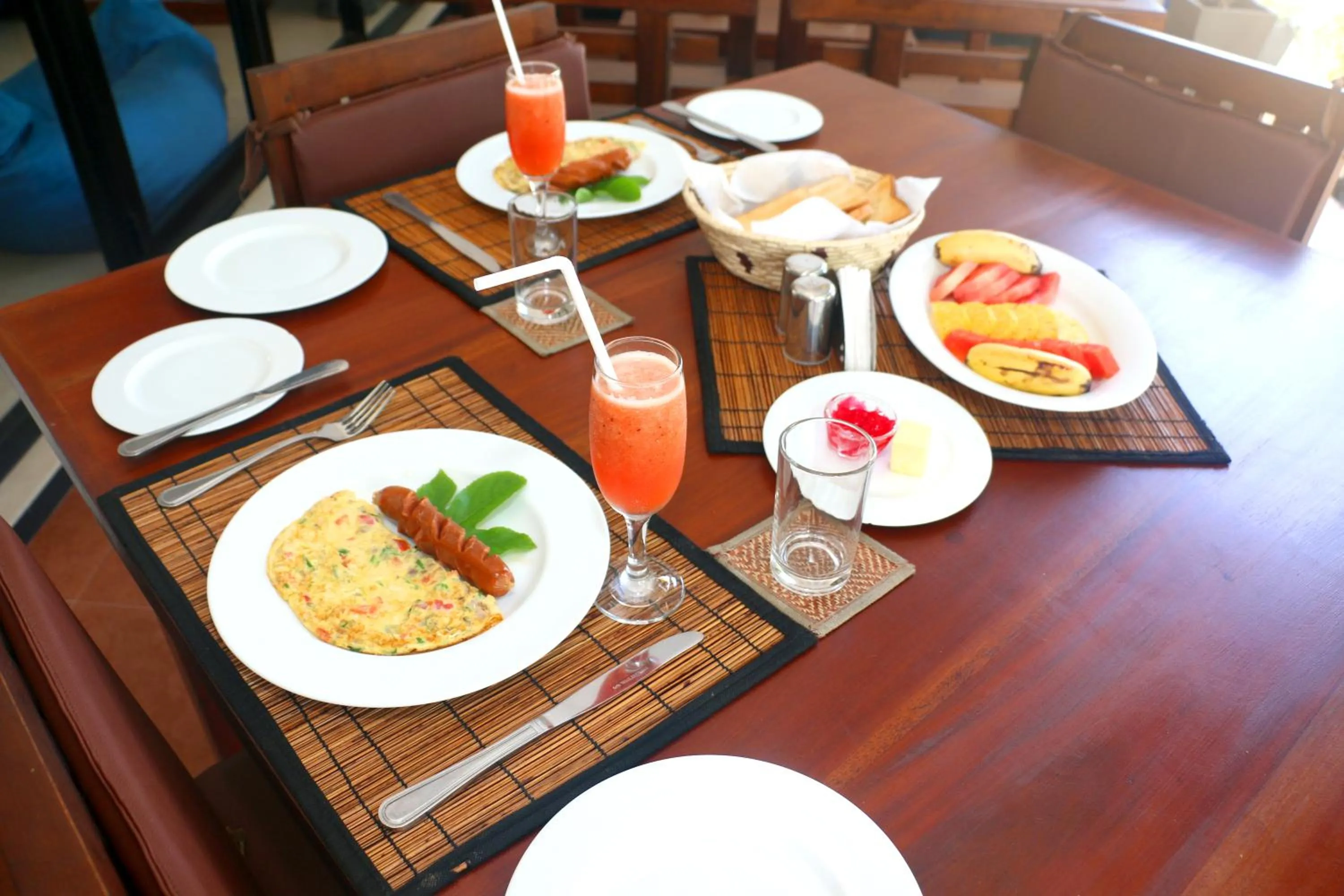 American breakfast in Wellé Wadiya Beach Villa