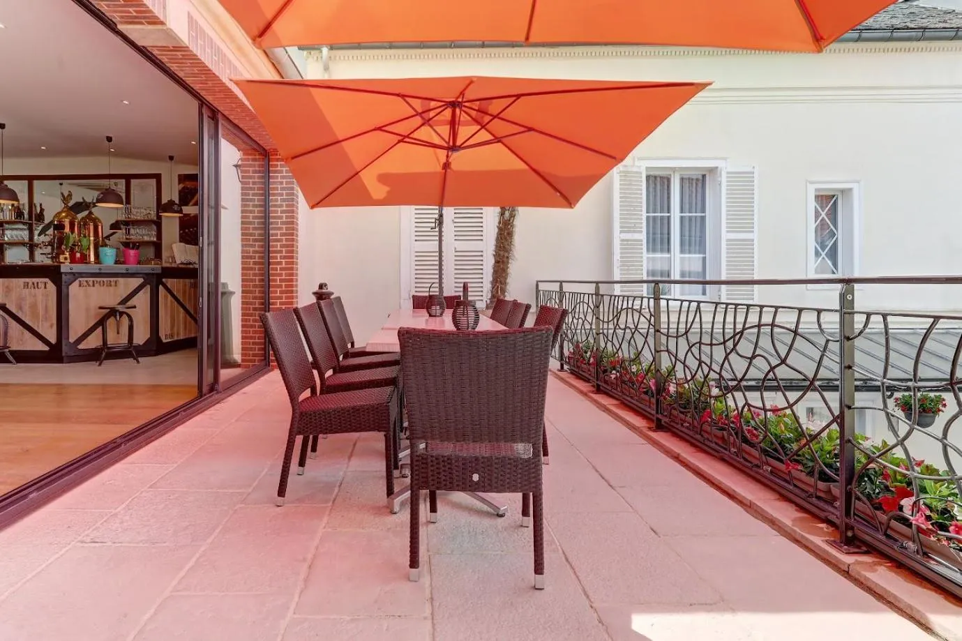 Balcony/Terrace in Champagne Domaine Sacret - AY
