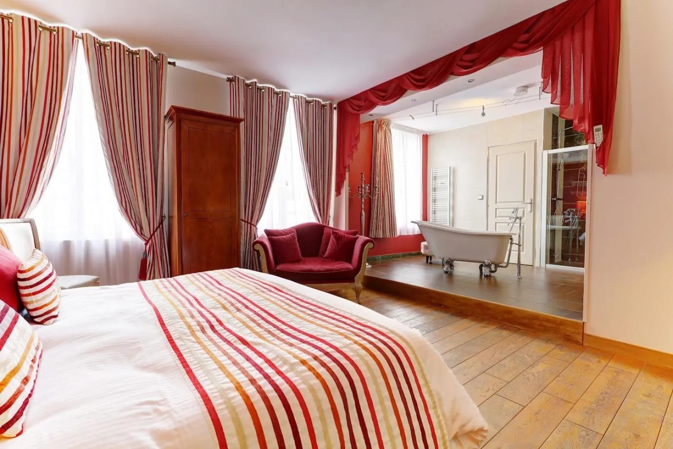 Bed in Champagne Domaine Sacret - AY