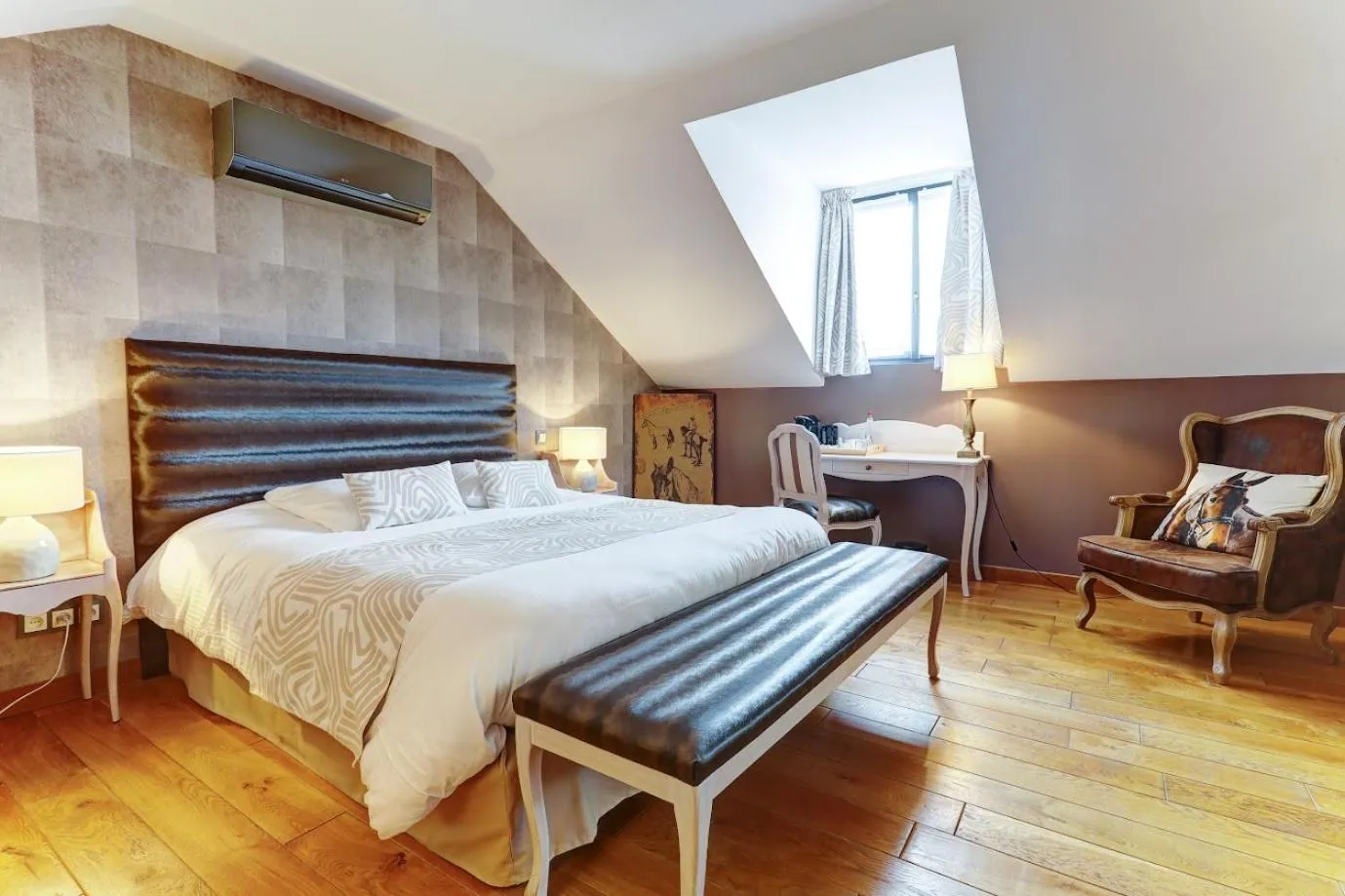 Bed in Champagne Domaine Sacret - AY