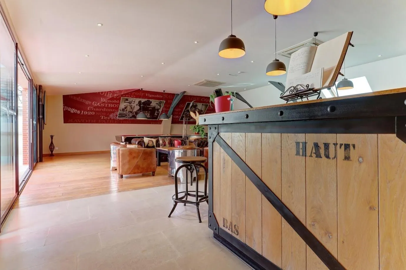 Lounge or bar in Champagne Domaine Sacret - AY