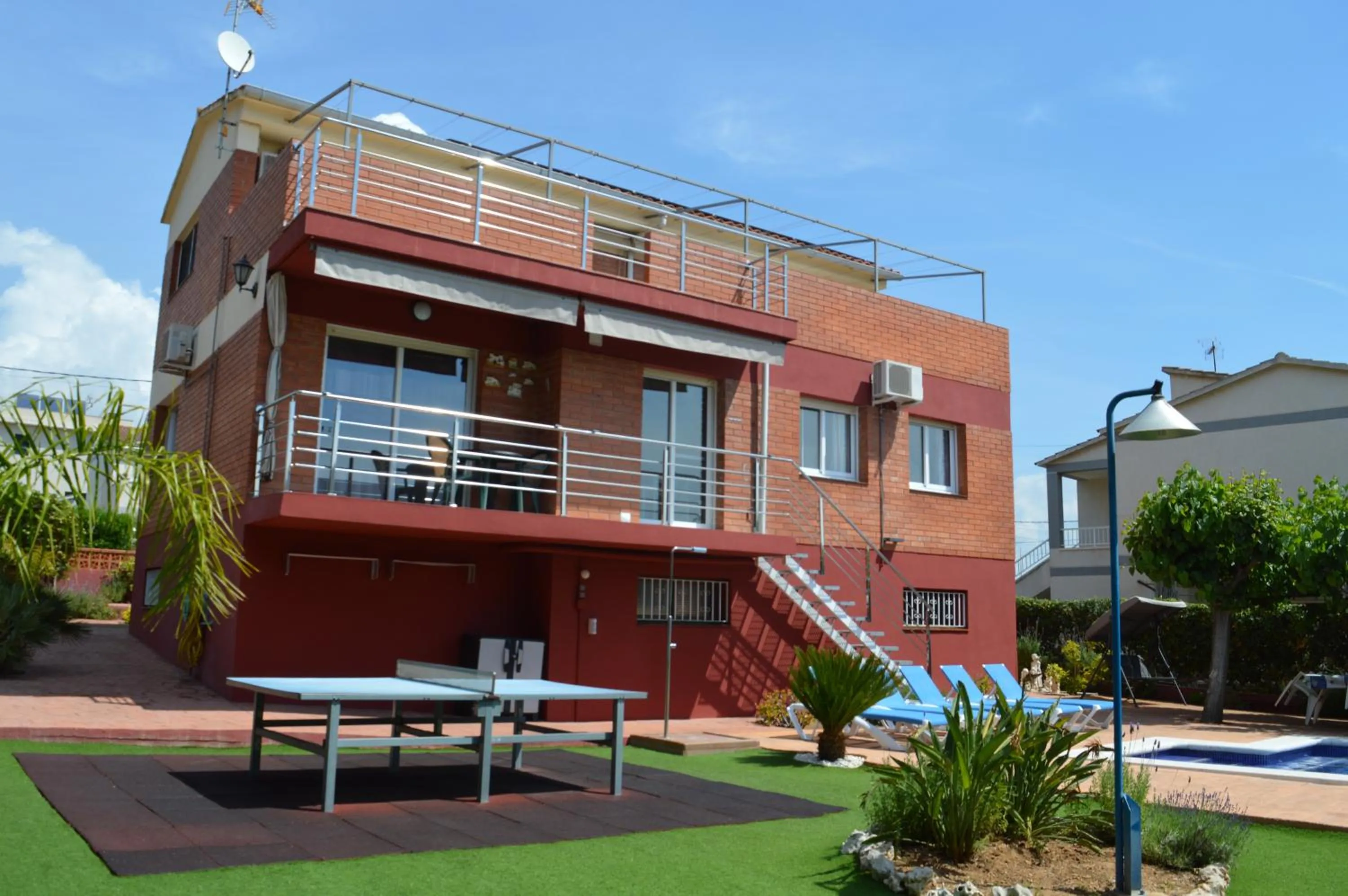 Property building in Villa Lagem