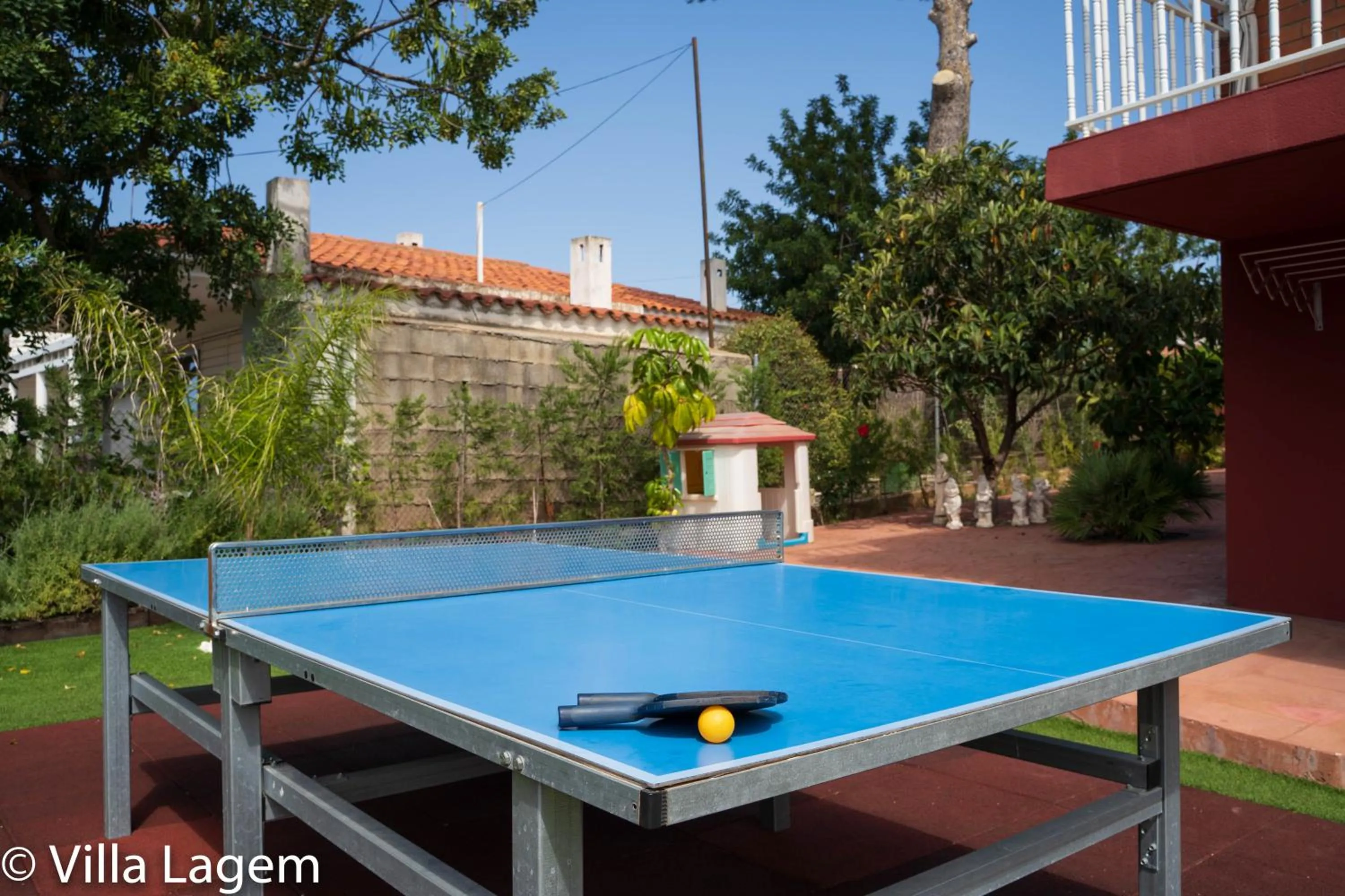 Table tennis in Villa Lagem