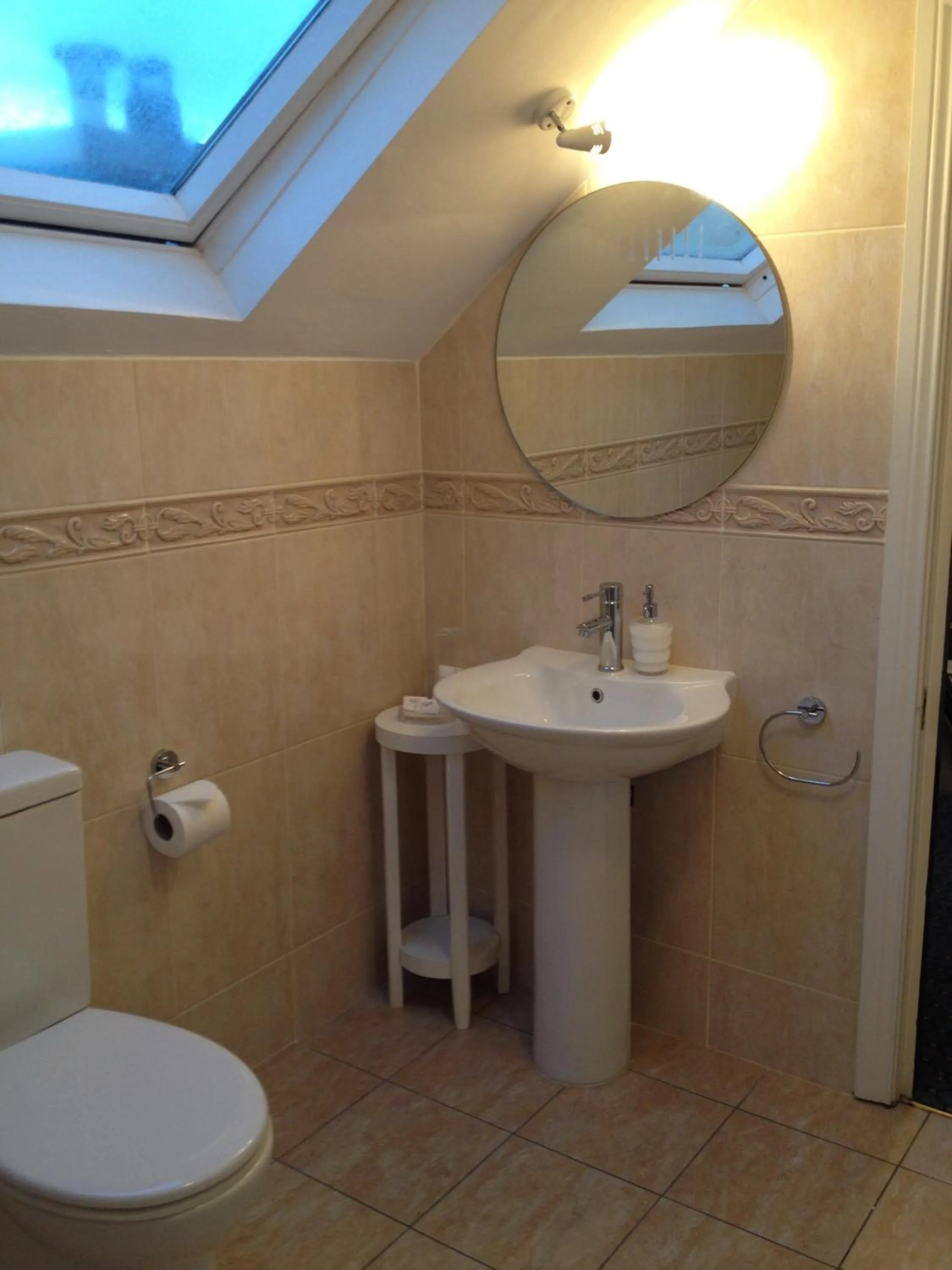 Toilet in The Lantern Townhouse