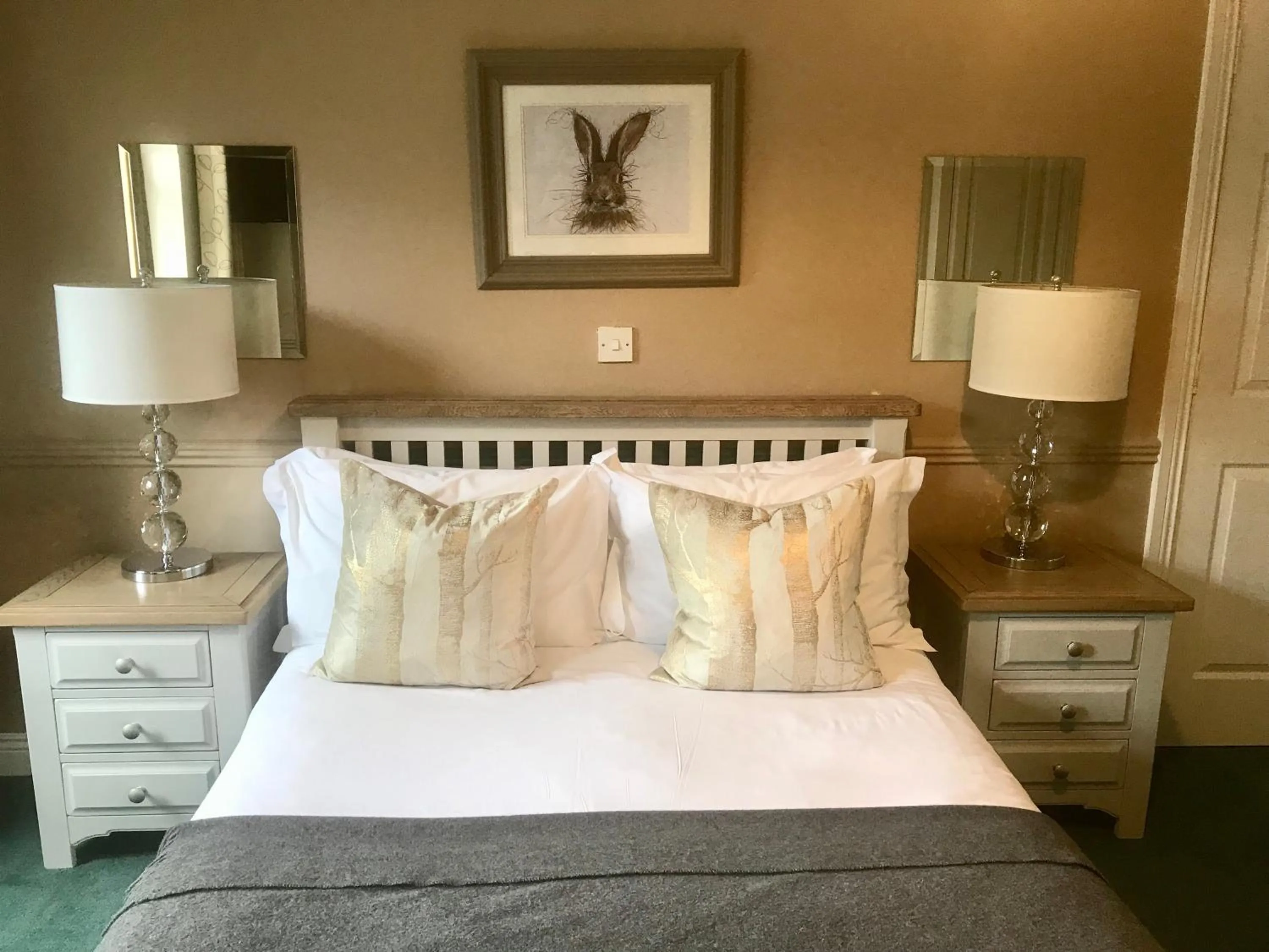 Bed in The Lantern Townhouse