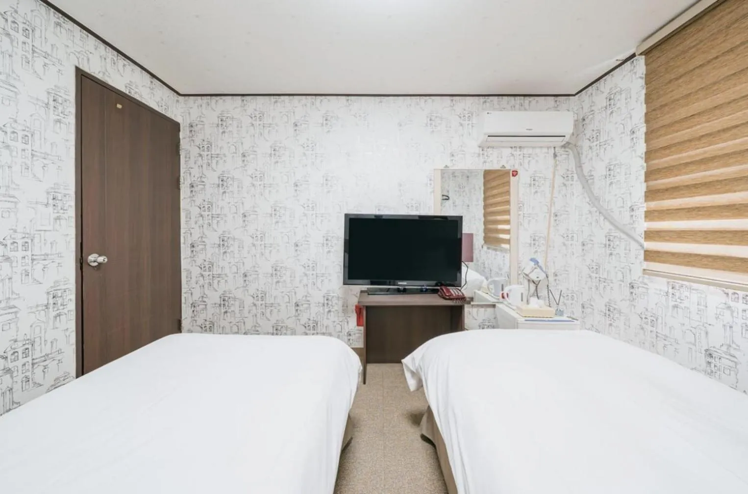 Bed in Manhattan Hotel