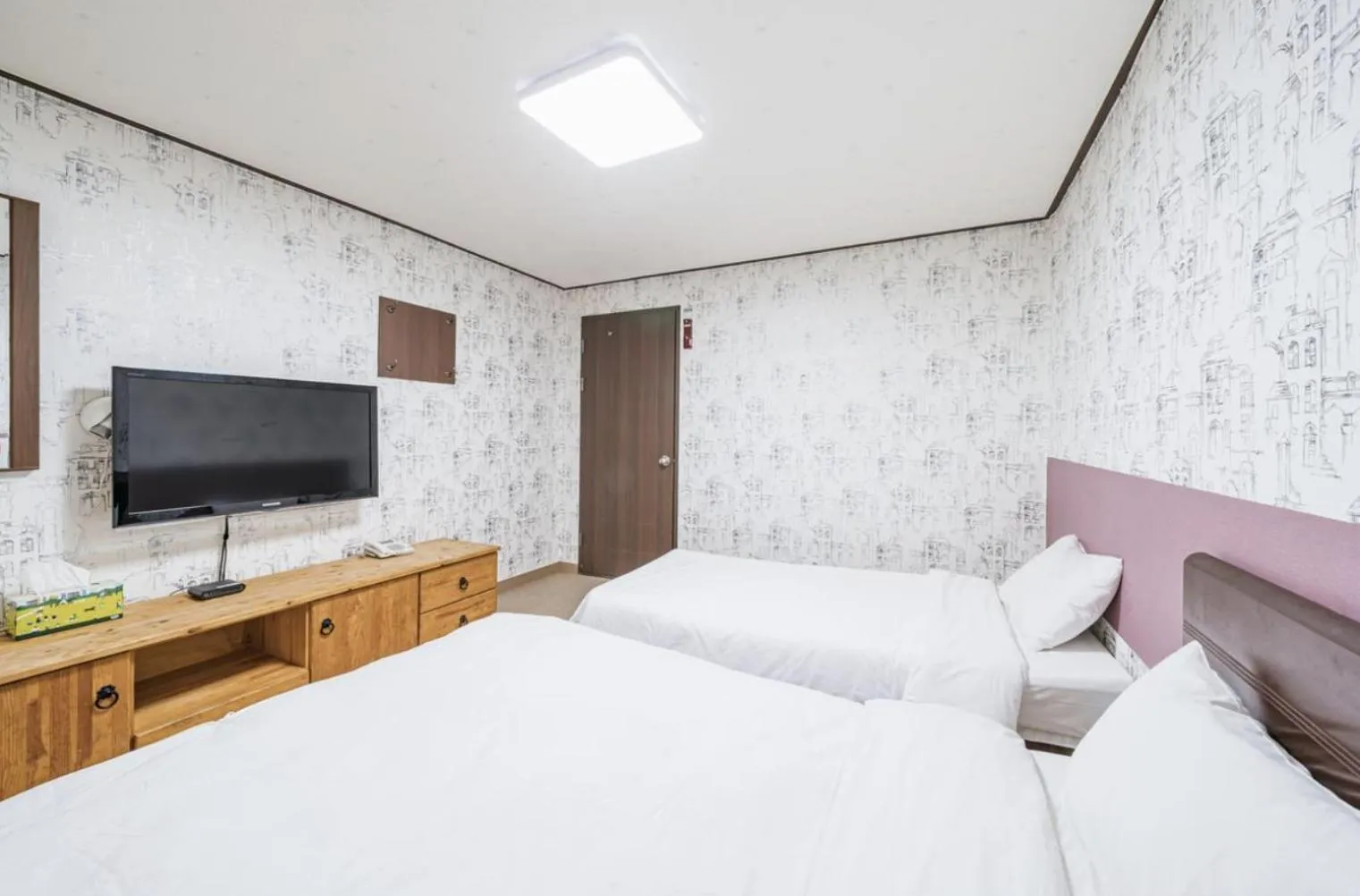 Bed in Manhattan Hotel