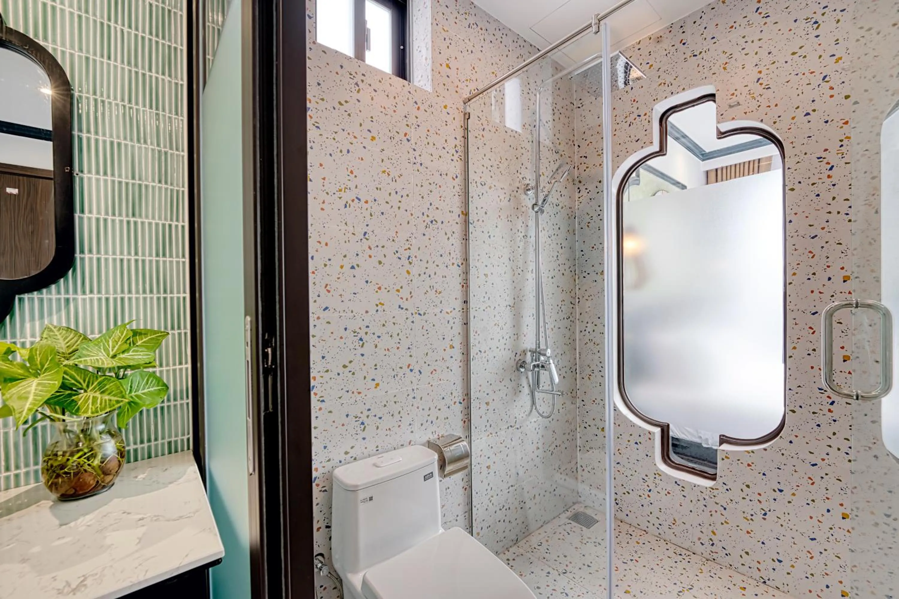 Shower in Rokas Hoi An Boutique Hotel