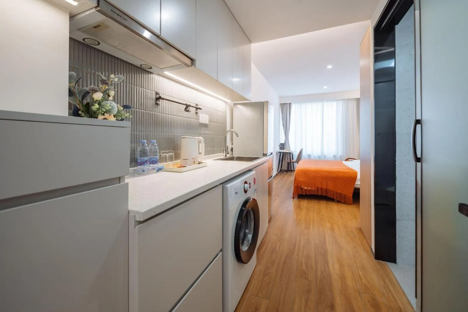 Photo of the whole room, Bed in Ketangxuan Hotel -Shanghai Railway Station Baoshan Road Subway Station