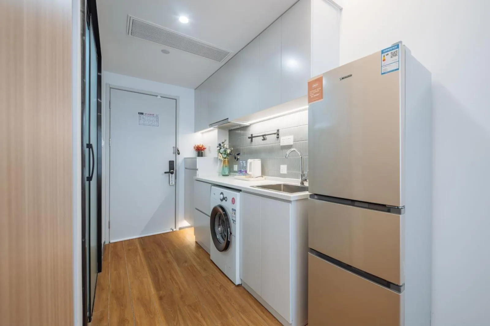washing machine in Ketangxuan Hotel -Shanghai Railway Station Baoshan Road Subway Station