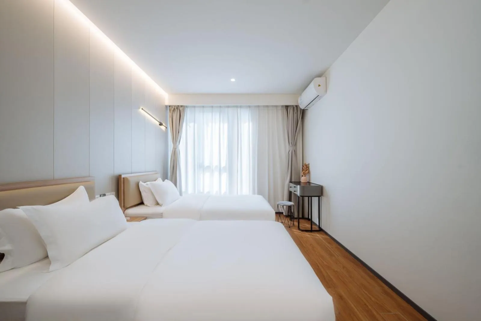 Bed in Ketangxuan Hotel -Shanghai Railway Station Baoshan Road Subway Station