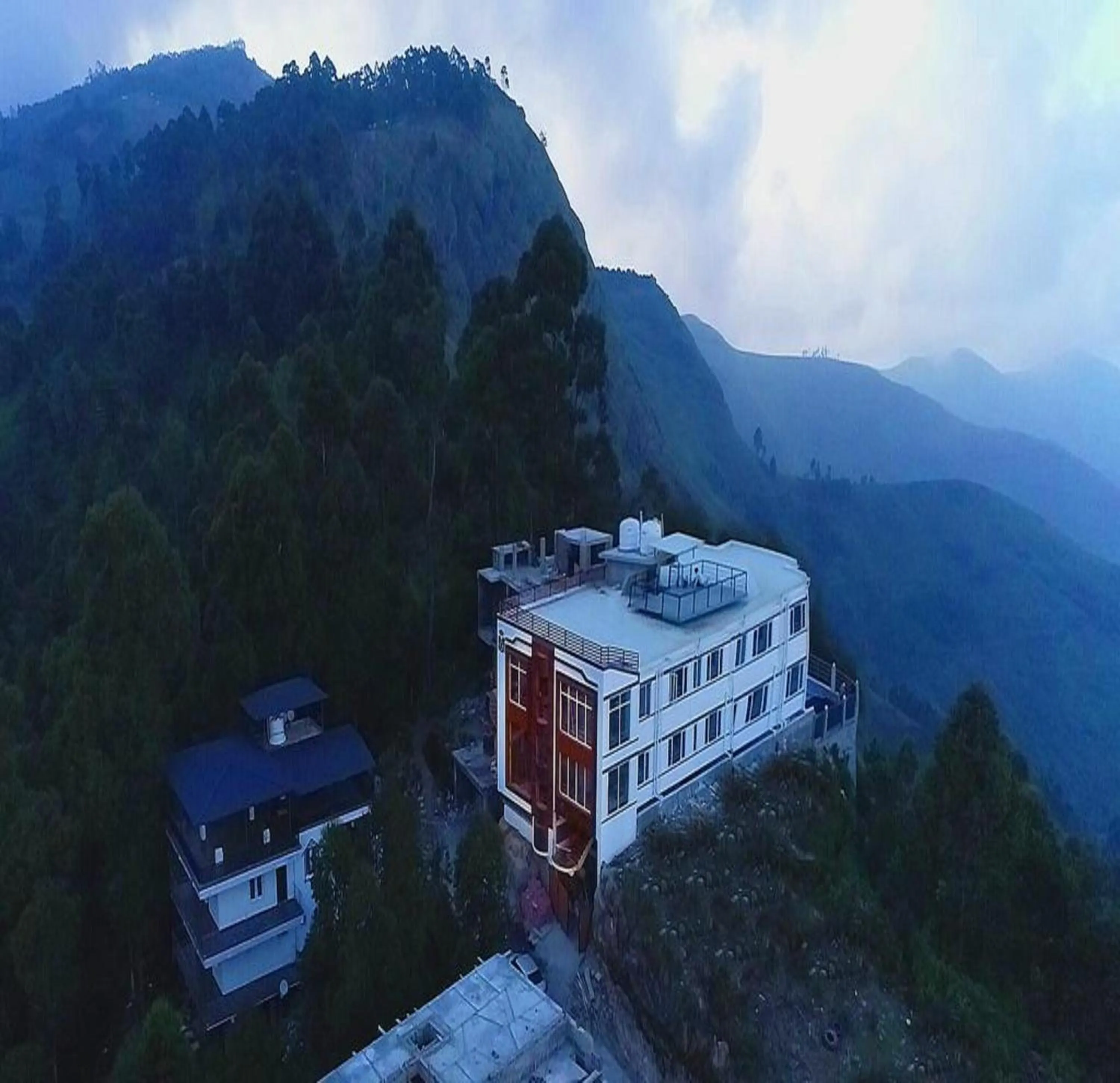 Facade/entrance in Mist View