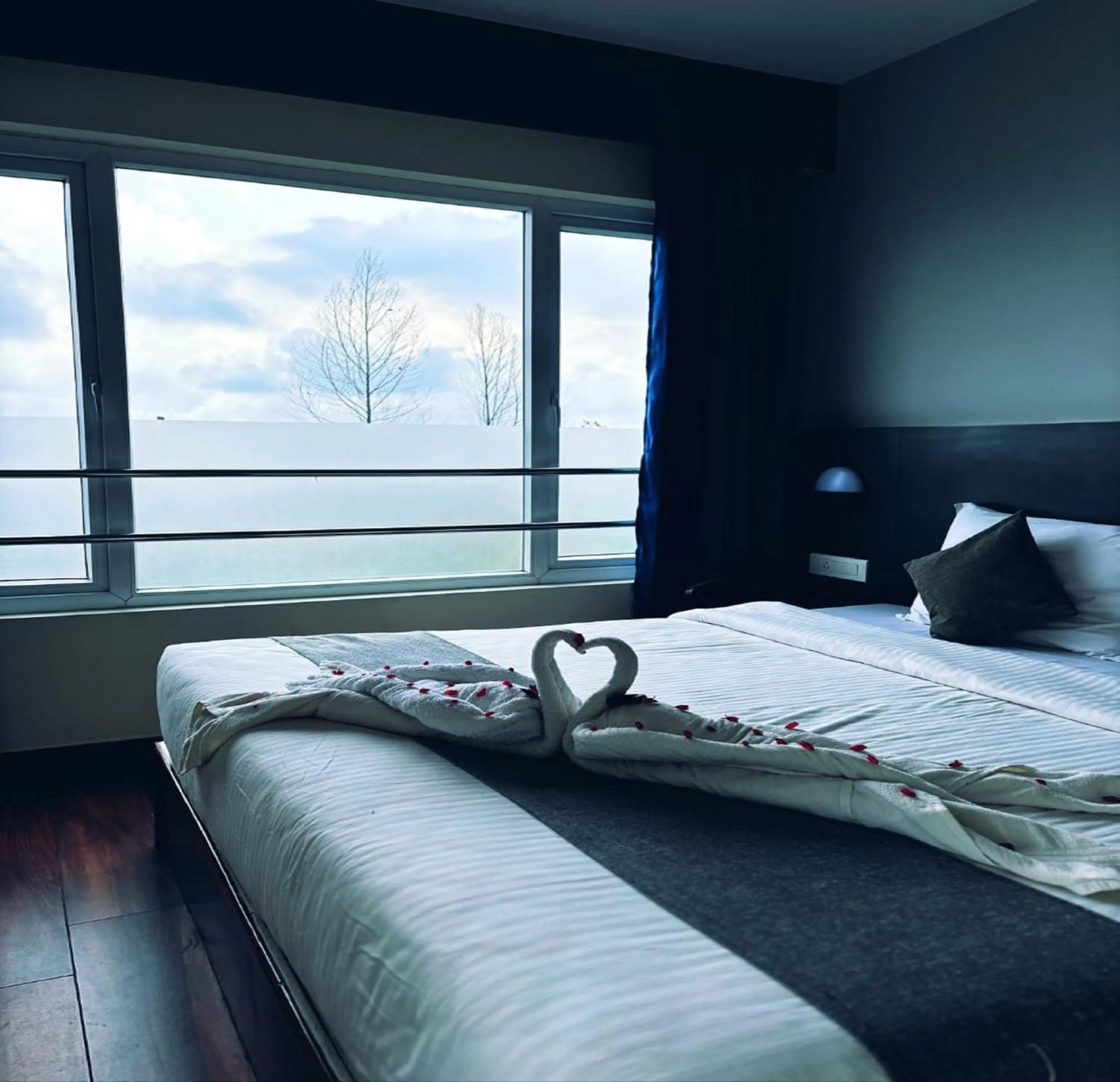 Bedroom in Mist View