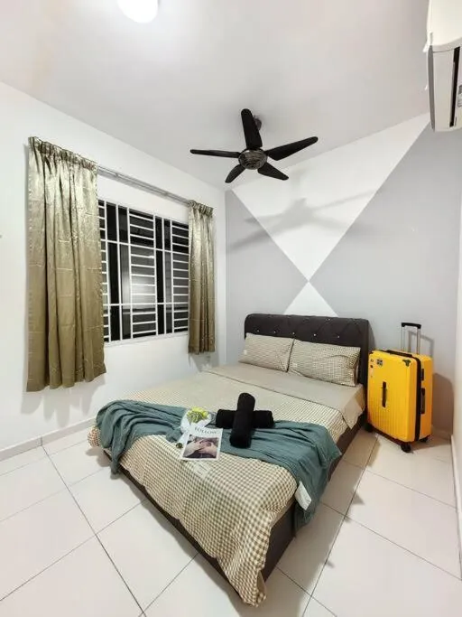 Bed in Skyview 0505 6Pax Aeon Lego netlflix 100mbps STAY