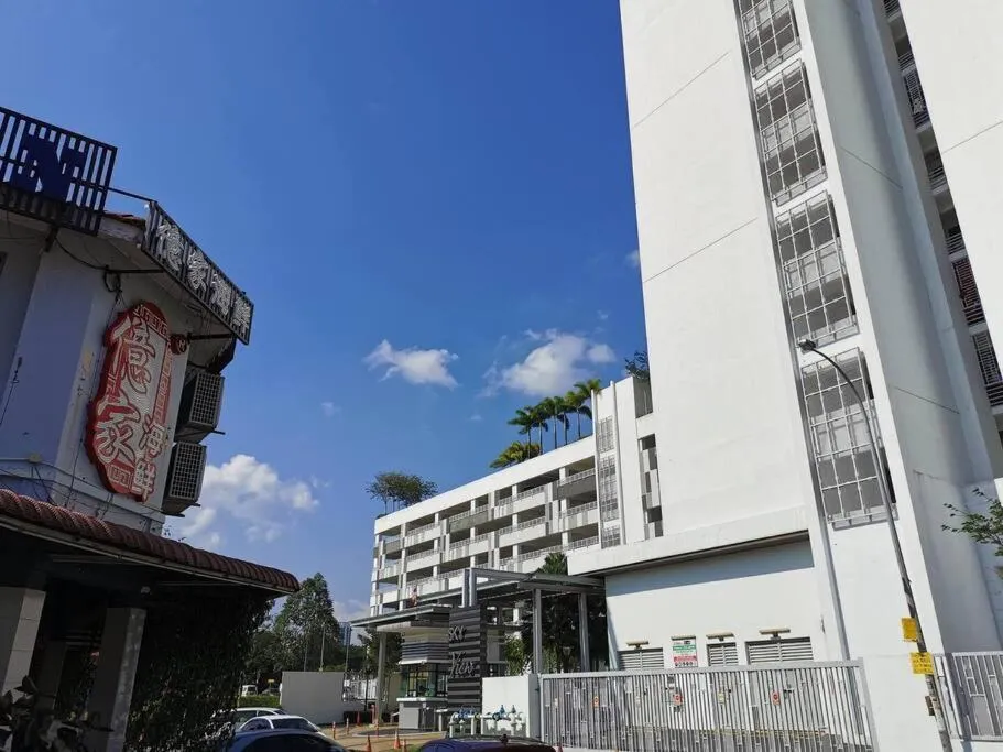 Skyview 0505 6Pax Aeon Lego netlflix 100mbps STAY