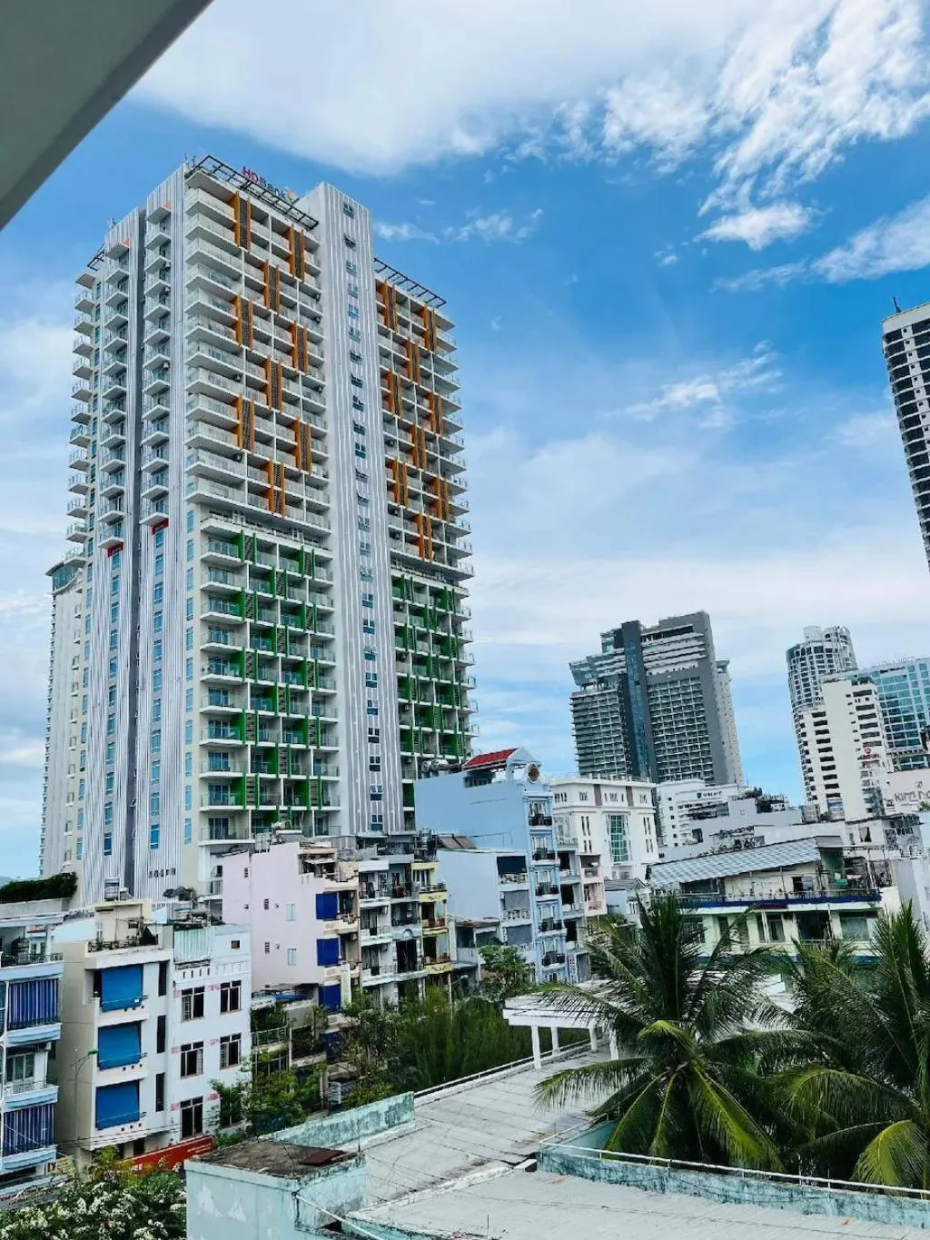 City view in South Flower Hotel NT - by BAY LUXURY