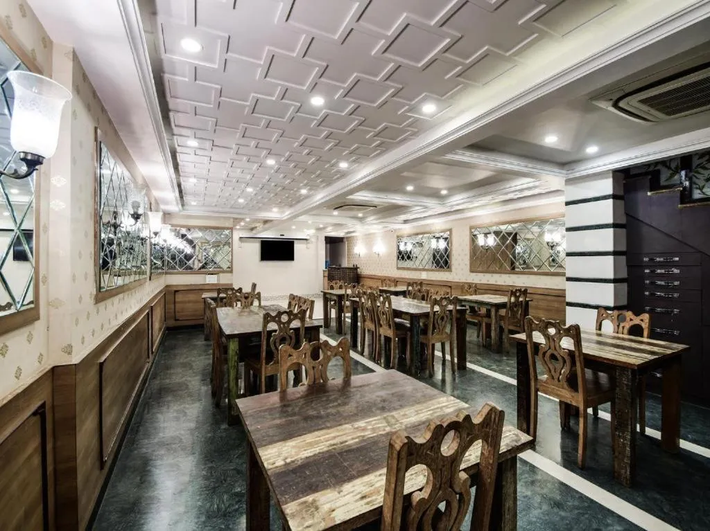 Restaurant/places to eat in Umed