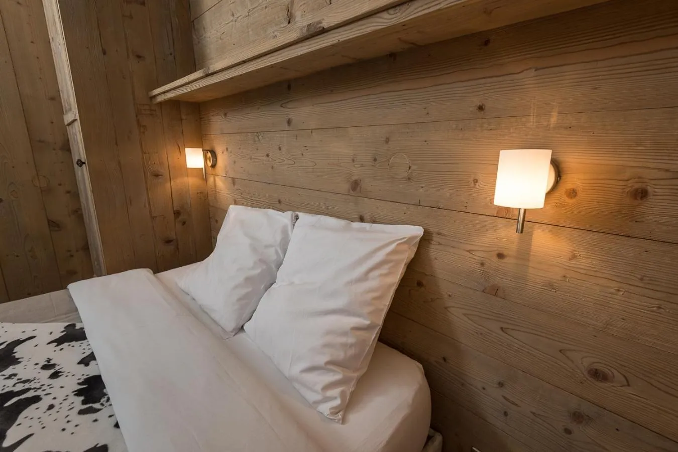 Bedroom, Bed in Hôtel Flor'Alpes