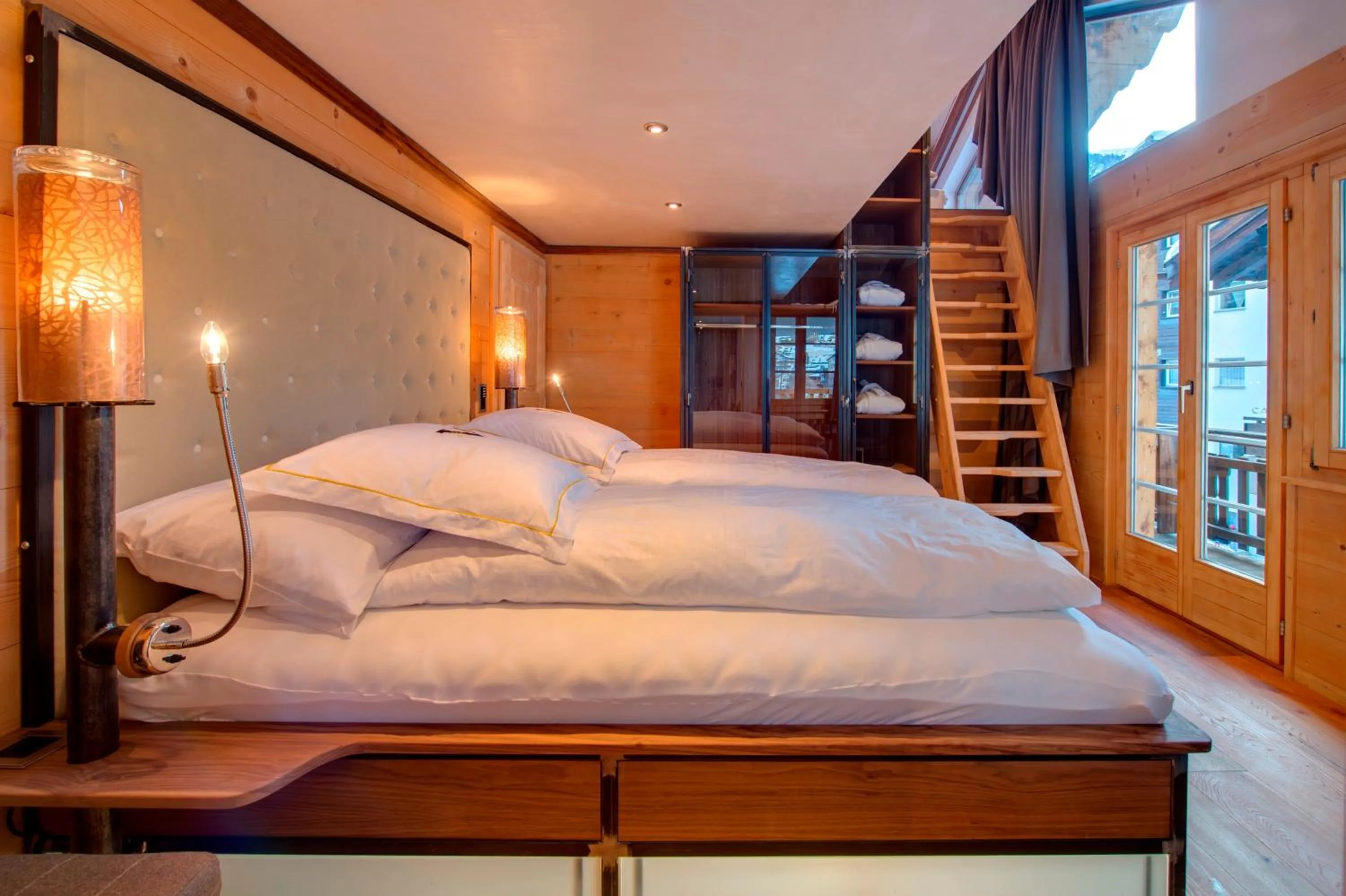 Bedroom, Bed in Backstage Hotel Chalet Rooms