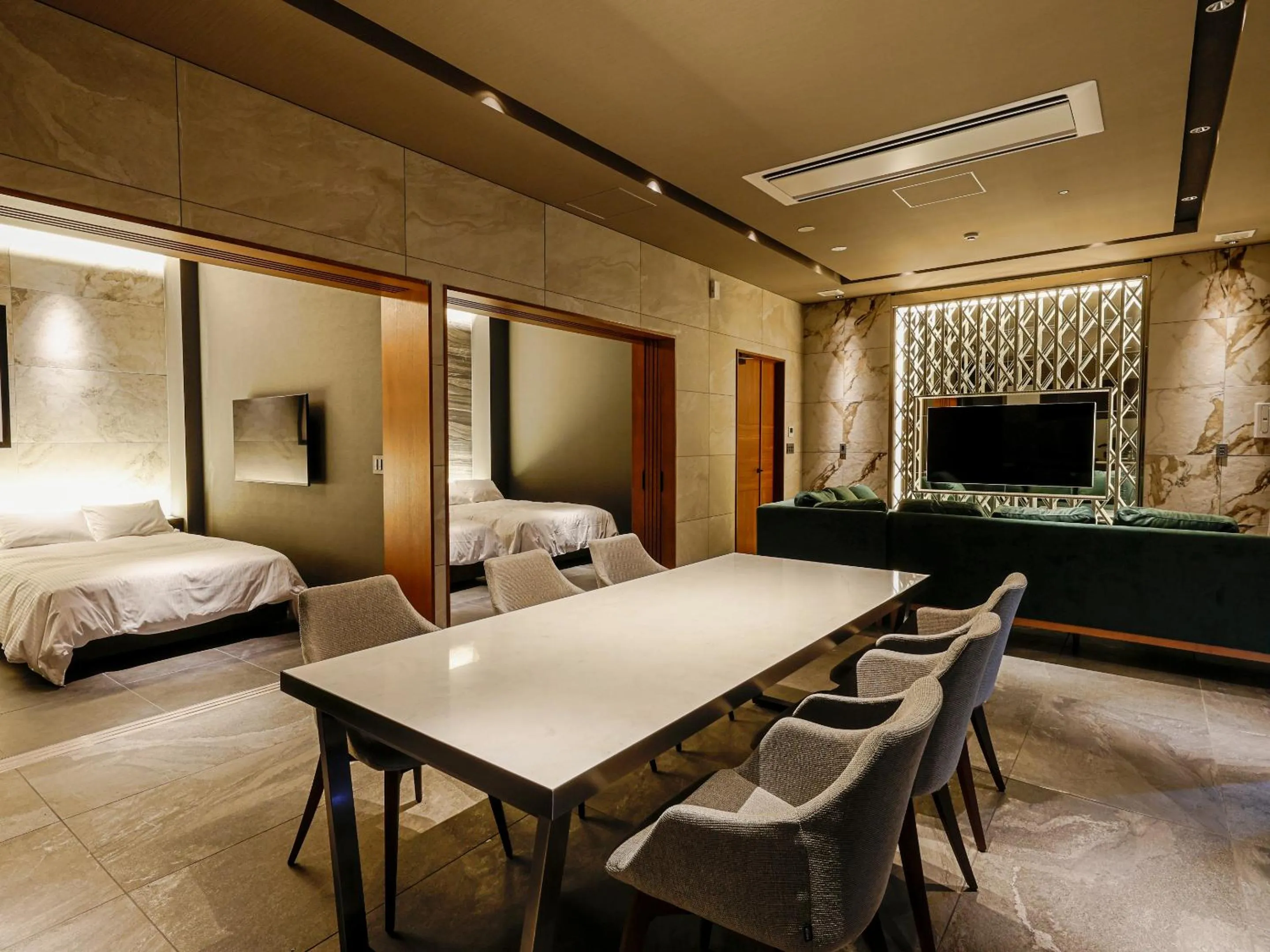 Living room, Bed in FIVE SPRING RESORT THE SHIRAHAMA