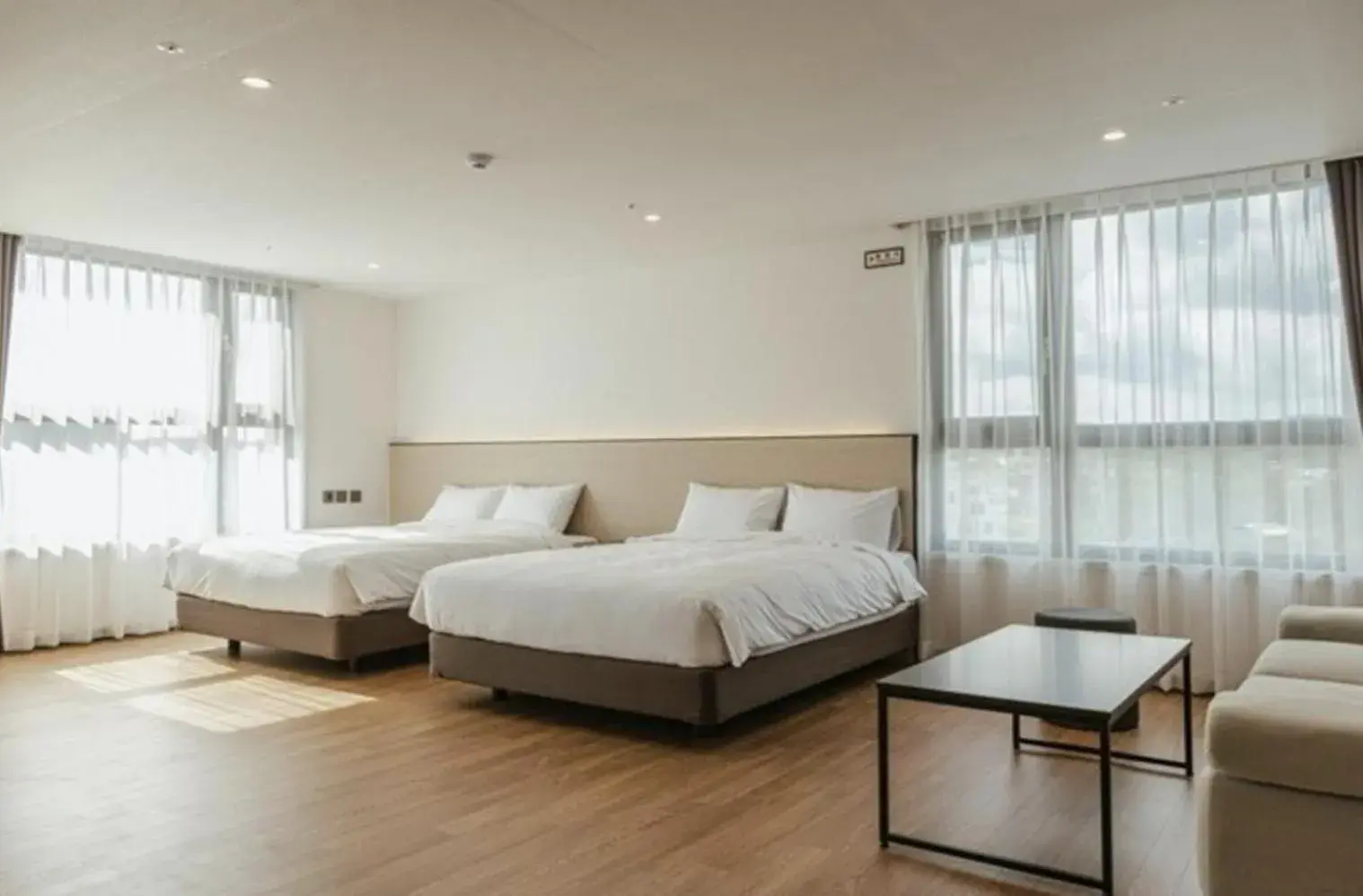 Quadruple Room in Lemain Hotel Seogwipo Quadruple Room in Lemain Hotel Seogwipo