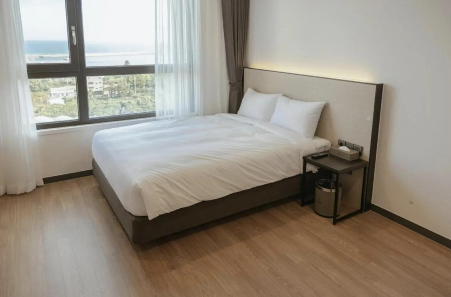 Bed in Lemain Hotel Seogwipo