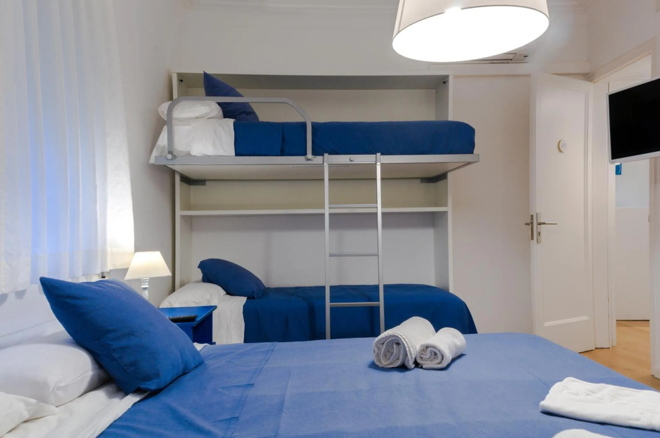 Photo of the whole room, Bed in Blue Barcelona