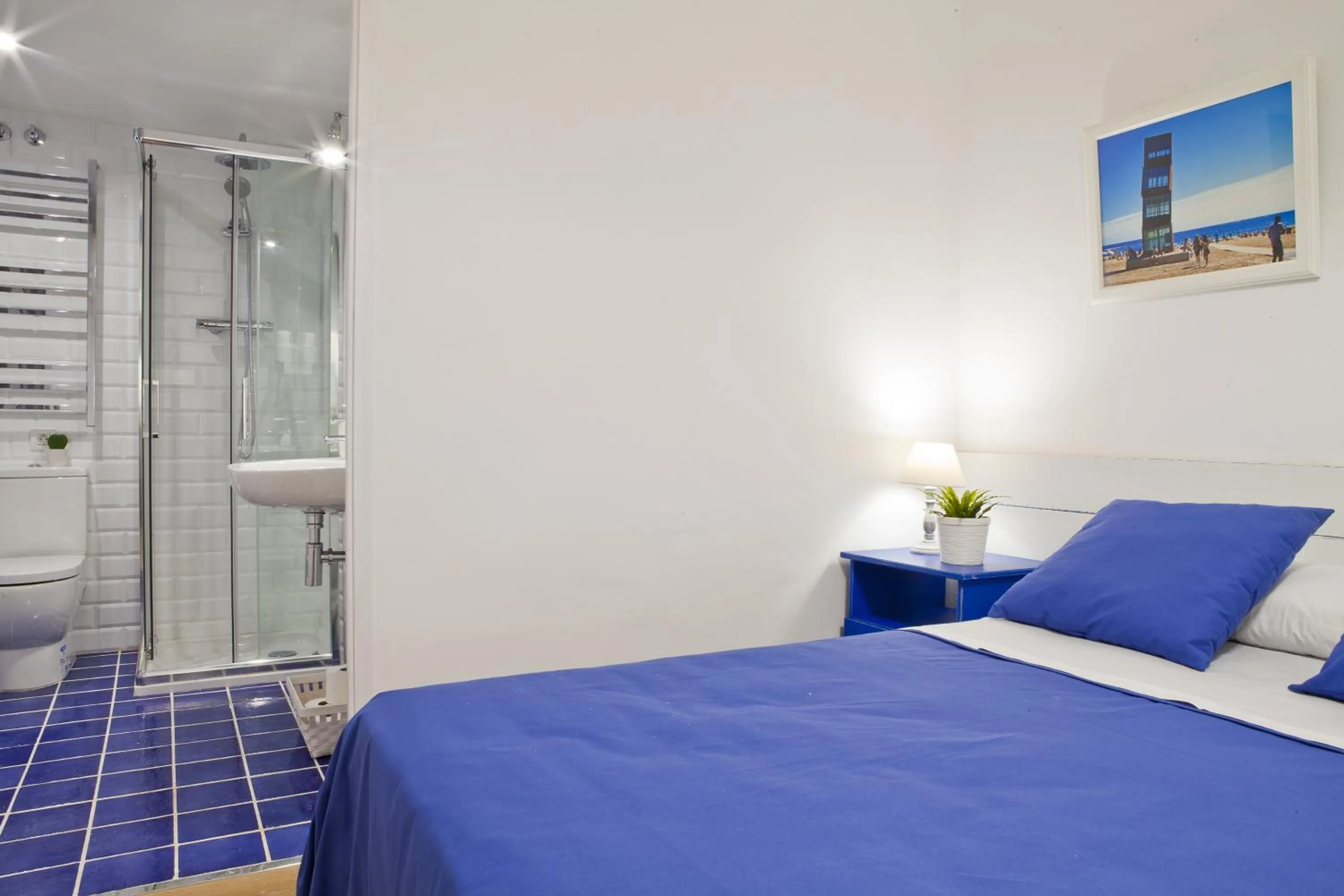 Photo of the whole room, Bed in Blue Barcelona