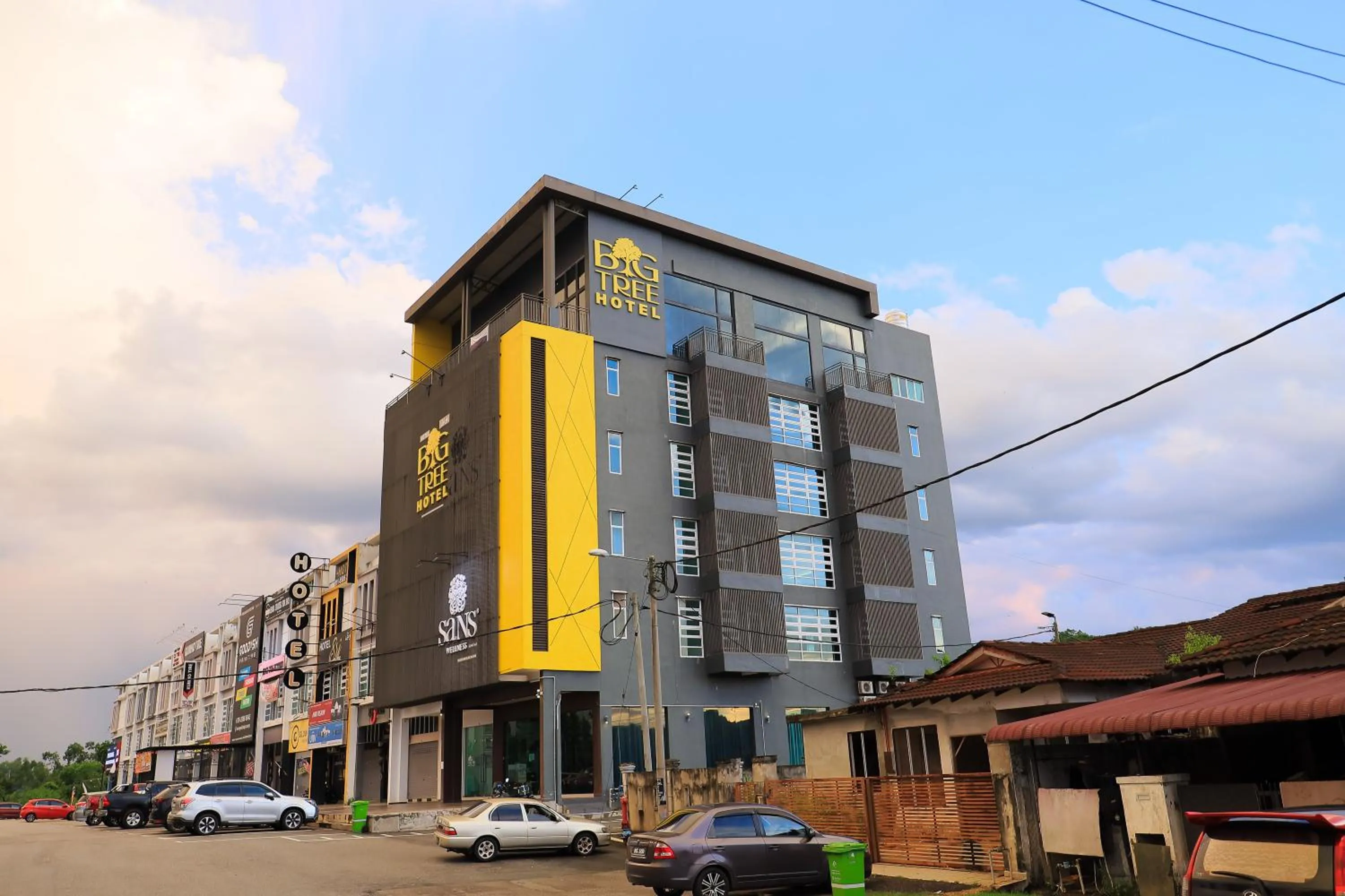 Property building in BIG TREE HOTEL