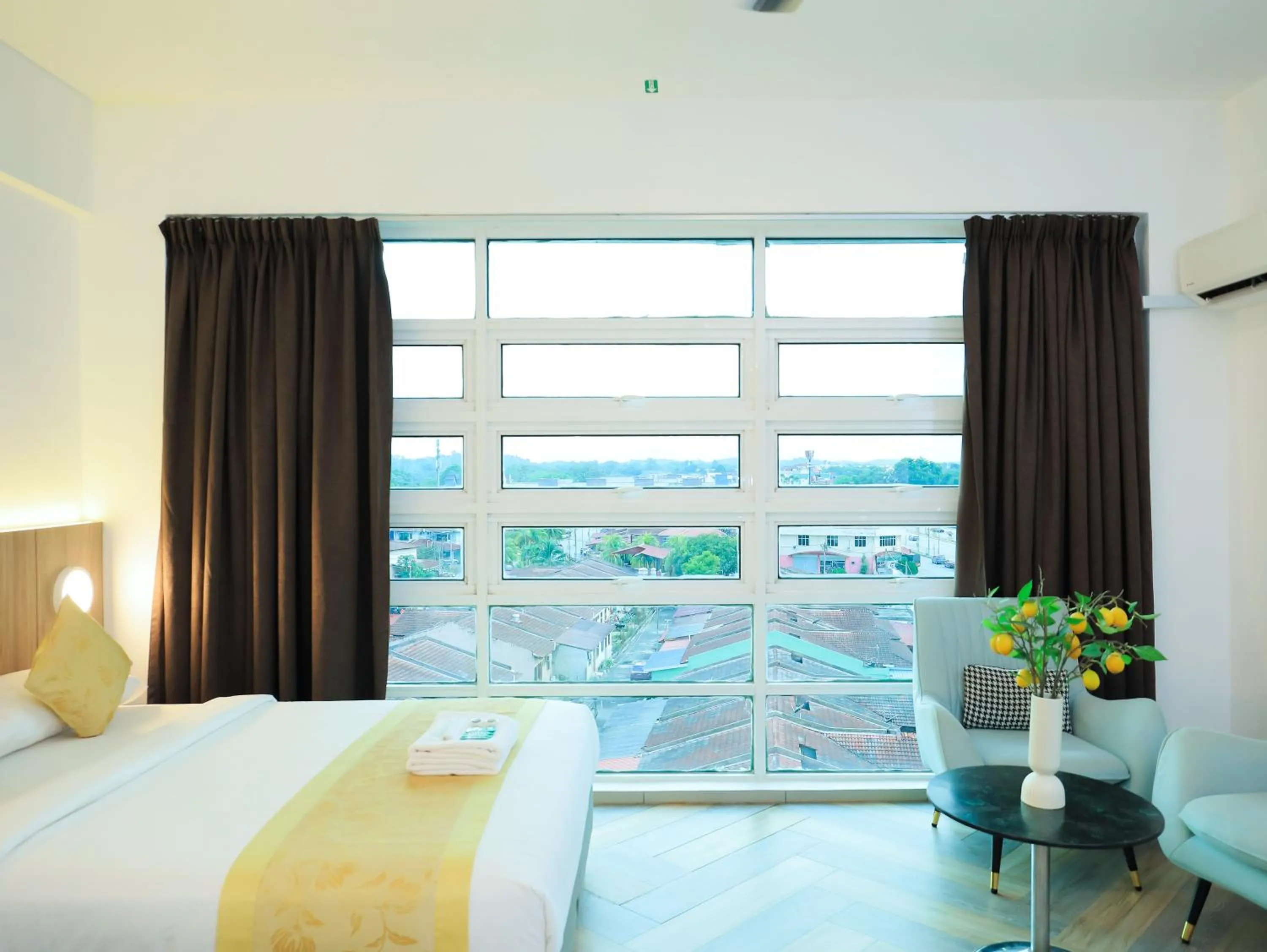 Bed in BIG TREE HOTEL