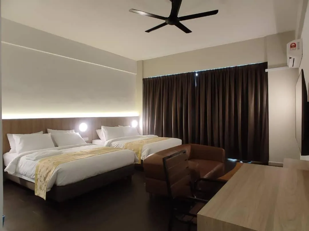 Family Room with Balcony in BIG TREE HOTEL