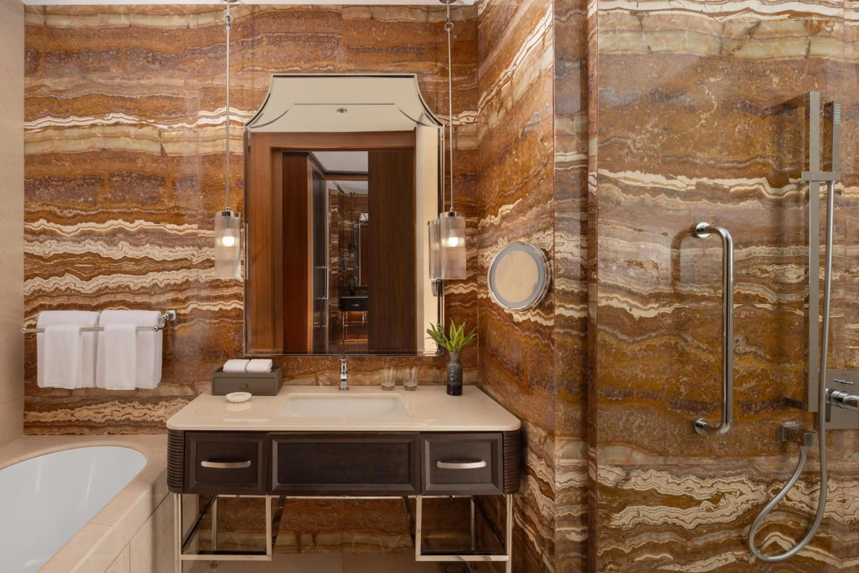 Bathroom in ITC Ratnadipa, a Luxury Collection Hotel, Colombo