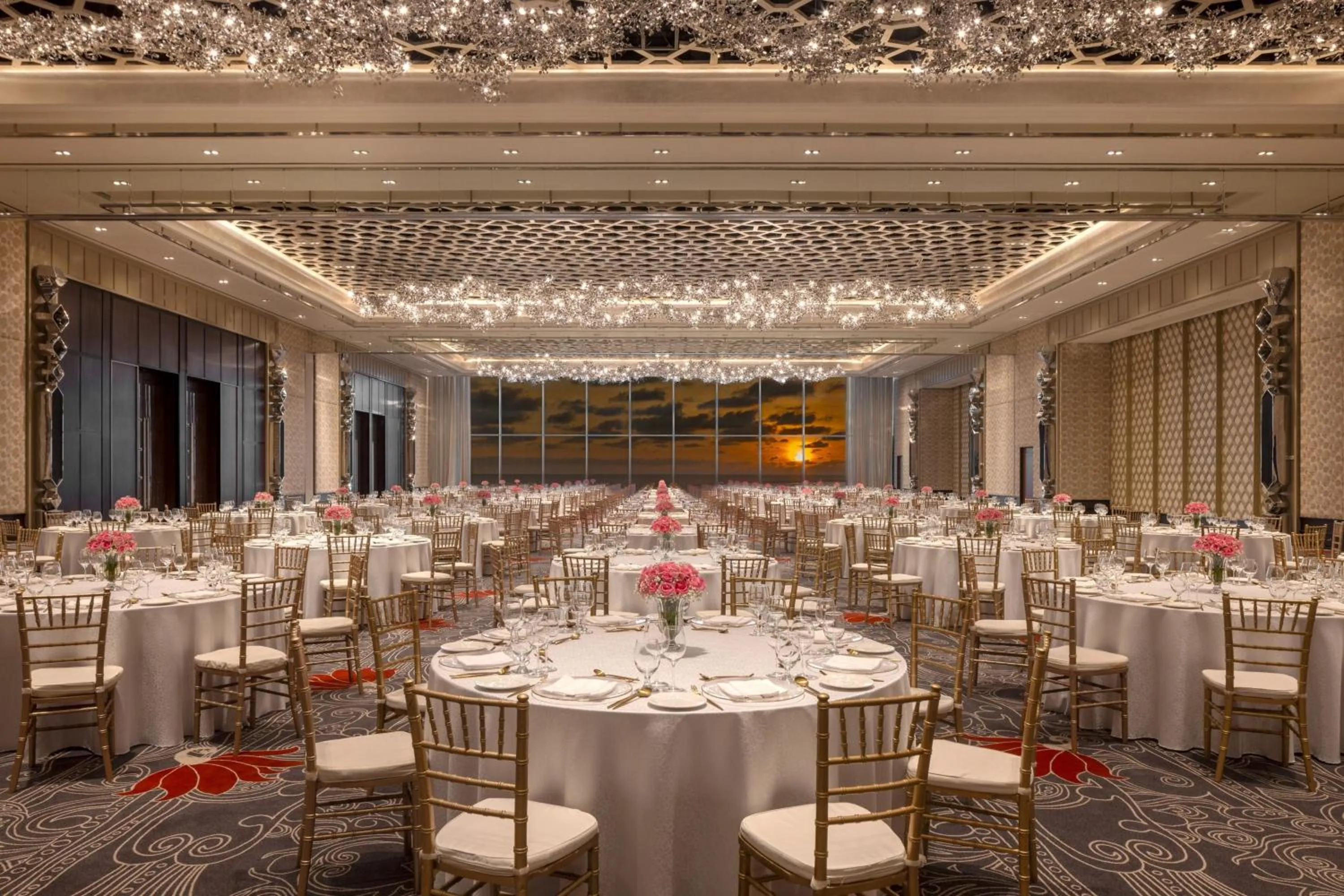 Lobby or reception in ITC Ratnadipa, a Luxury Collection Hotel, Colombo