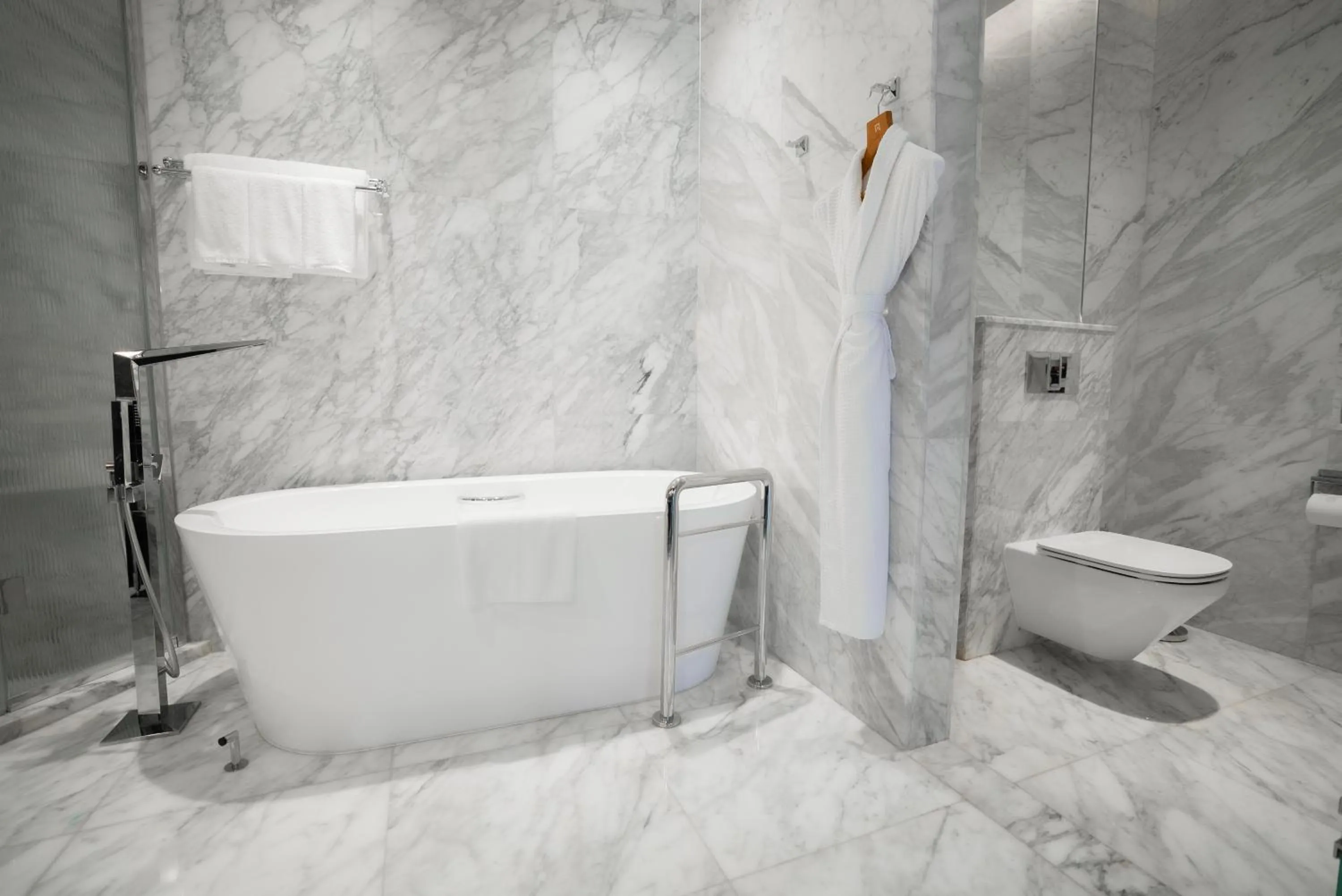 Bathroom in ITC Ratnadipa, a Luxury Collection Hotel, Colombo