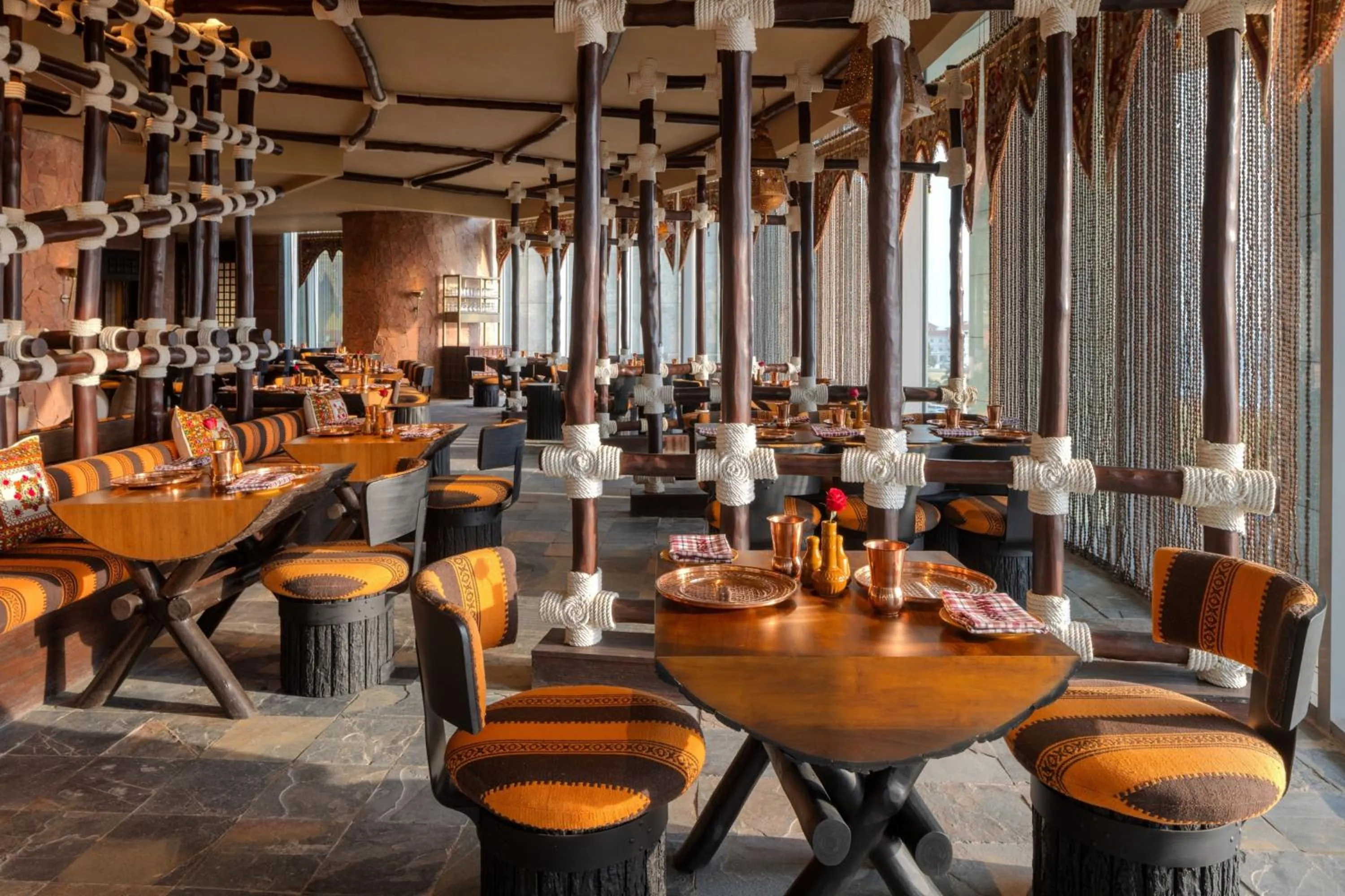 Restaurant/places to eat in ITC Ratnadipa, a Luxury Collection Hotel, Colombo