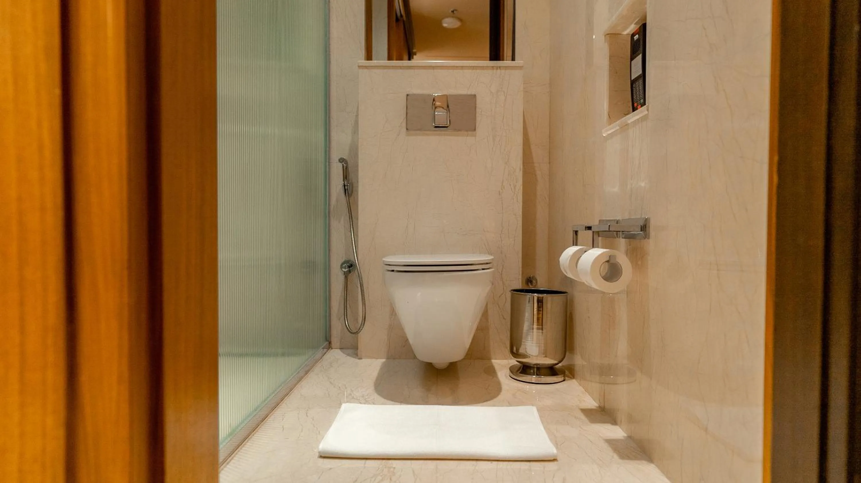 Toilet in ITC Ratnadipa, a Luxury Collection Hotel, Colombo