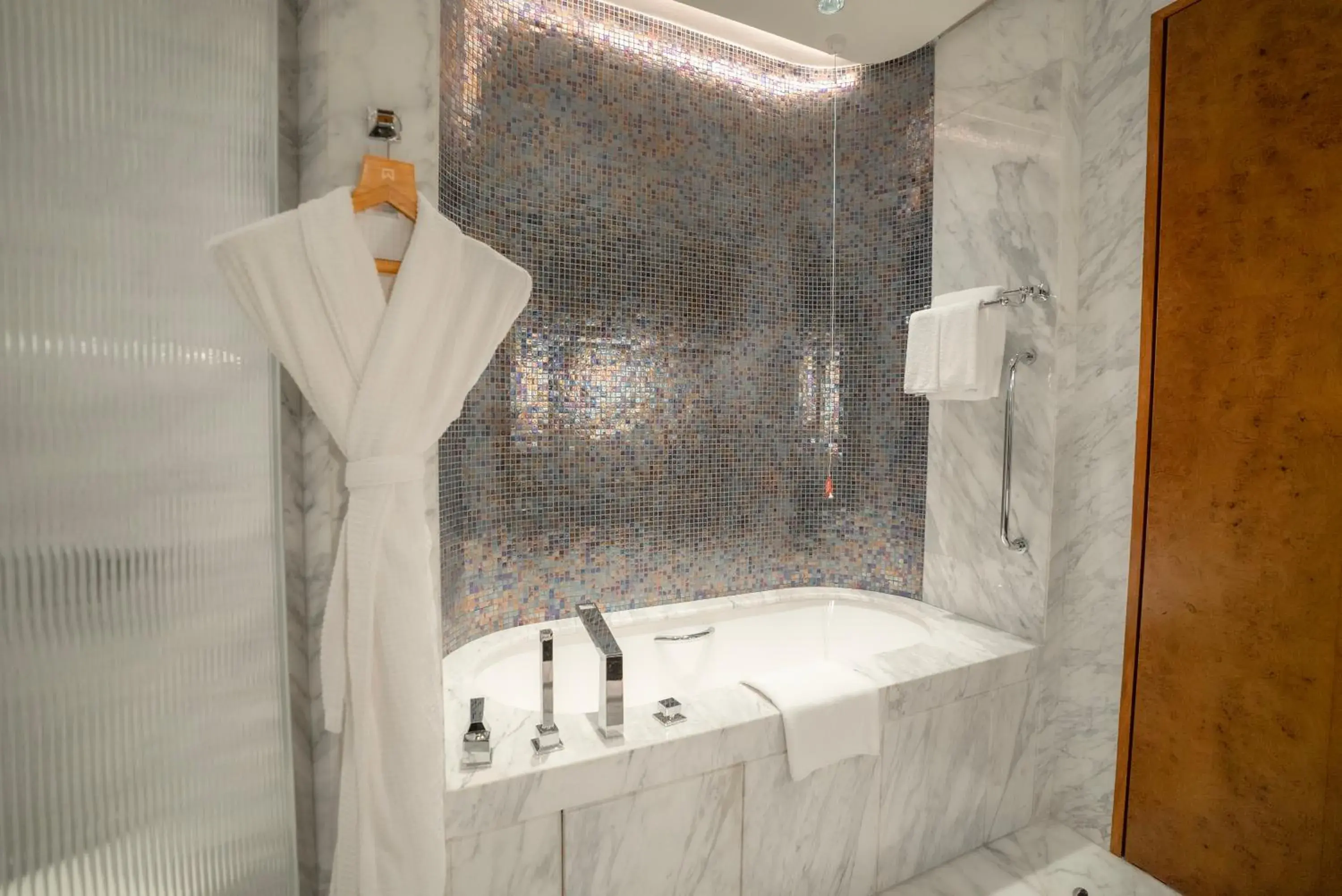 Towers Suite with Waterfront View, Private Balcony & Luxury Hours in ITC Ratnadipa, a Luxury Collection Hotel, Colombo Towers Suite with Waterfront View, Private Balcony & Luxury Hours in ITC Ratnadipa, a Luxury Collection Hotel, Colombo