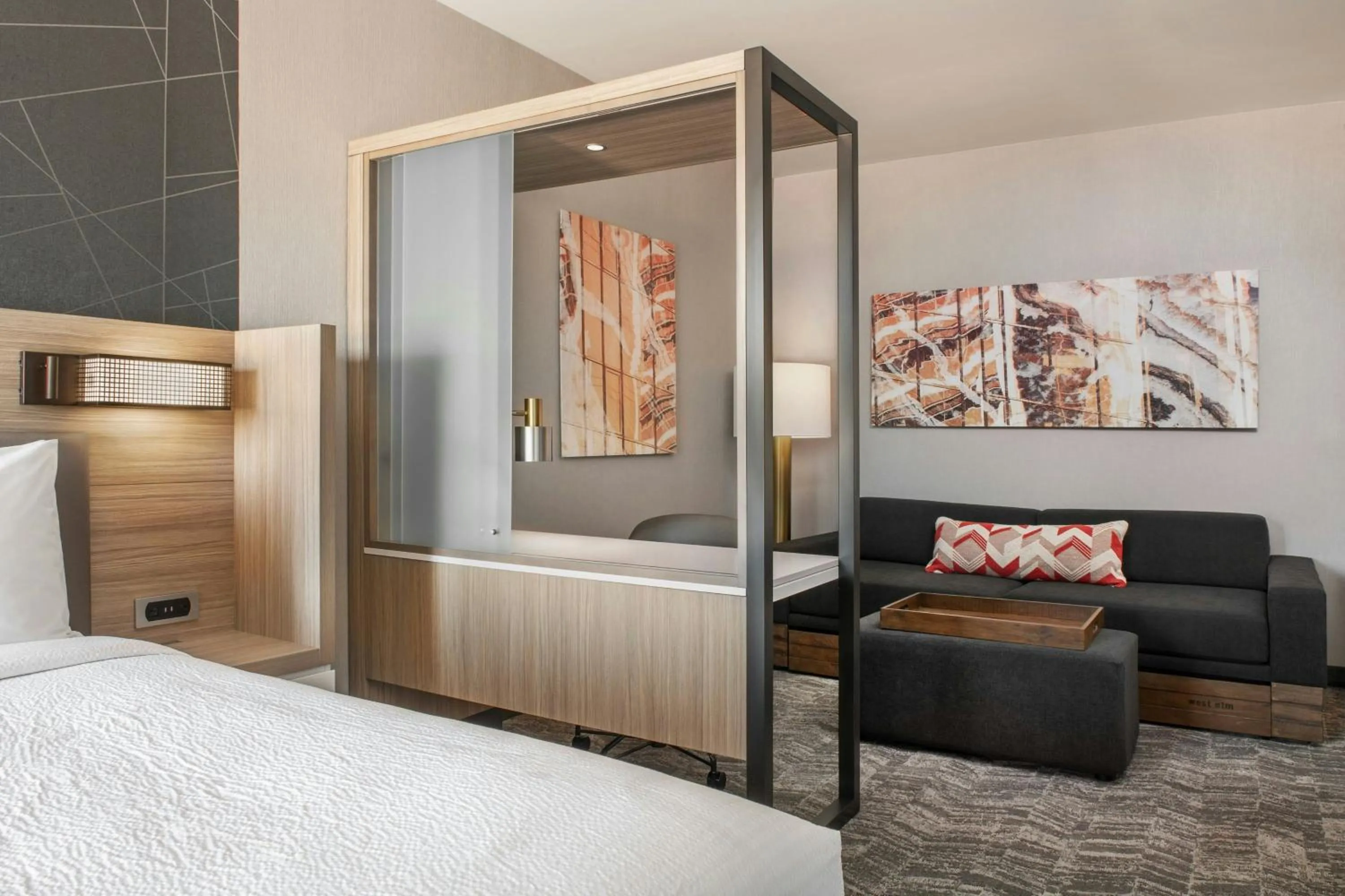 Living room, Bed in SpringHill Suites by Marriott Phoenix West/Avondale