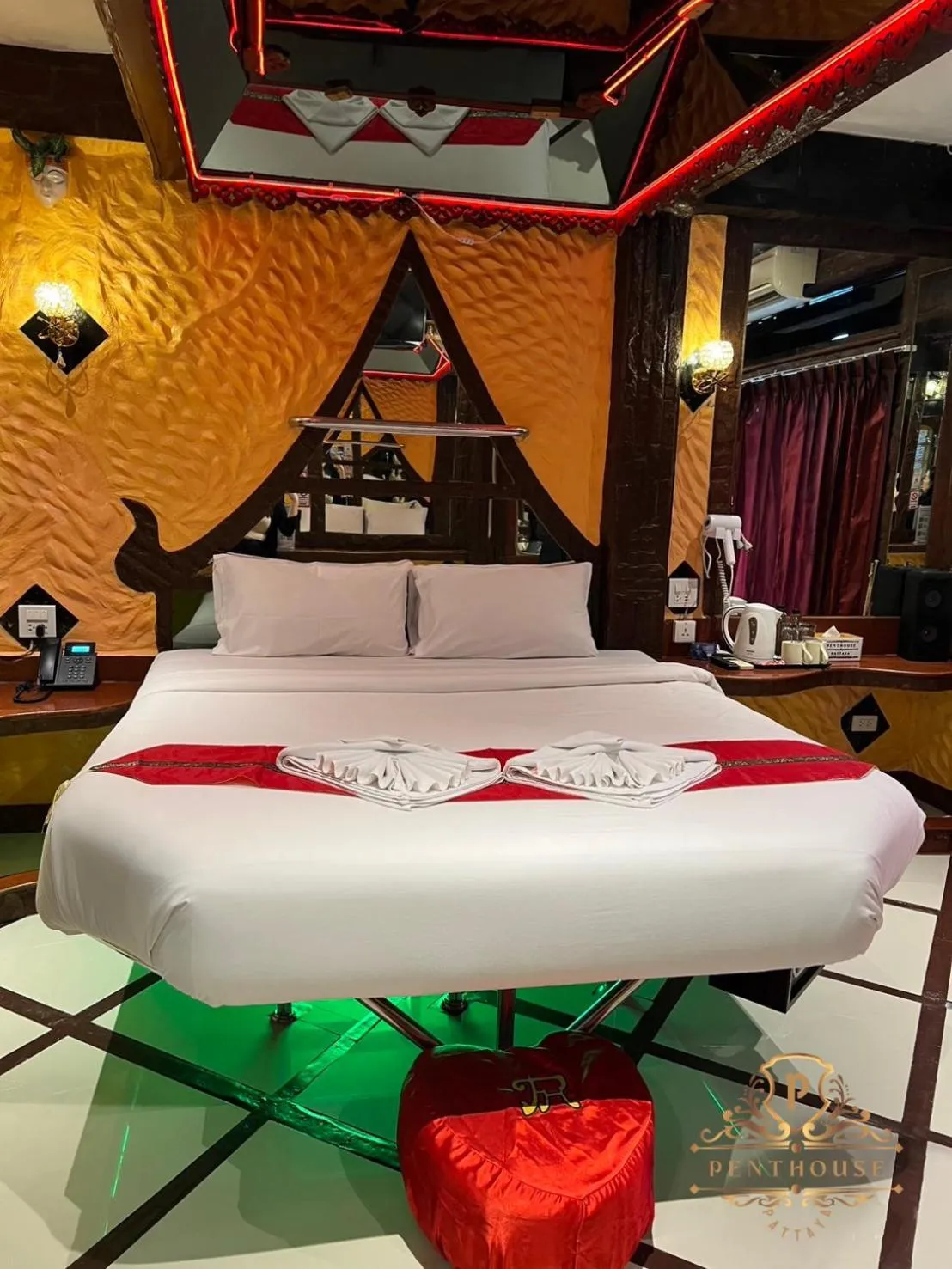 Bed in PENTHOUSE PATTAYA