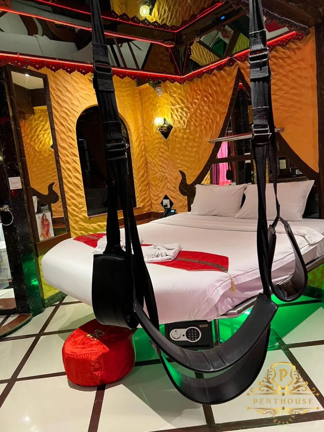 Bedroom, Bed in PENTHOUSE PATTAYA