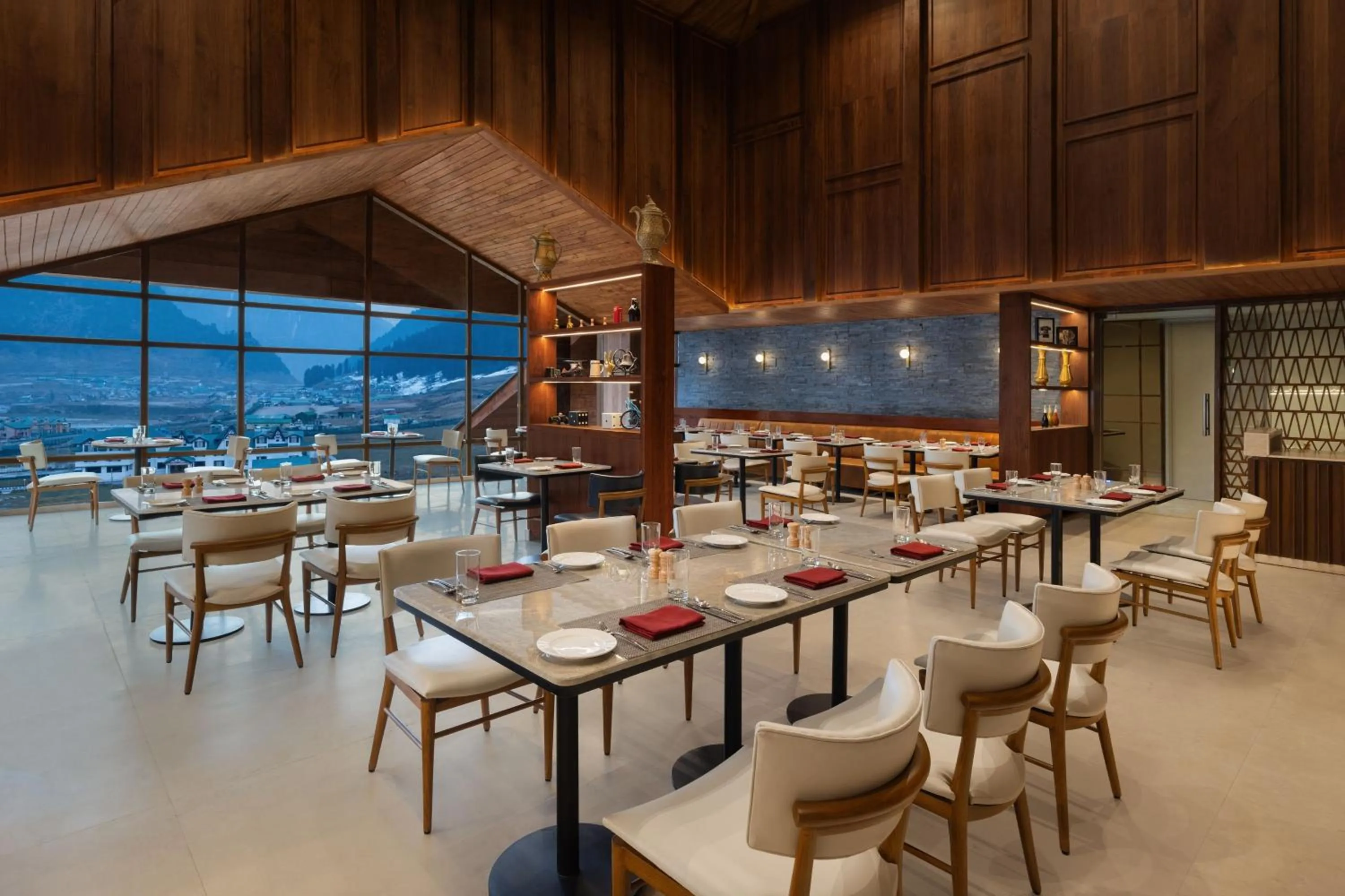 Restaurant/places to eat in Four Points by Sheraton Sonmarg Resort