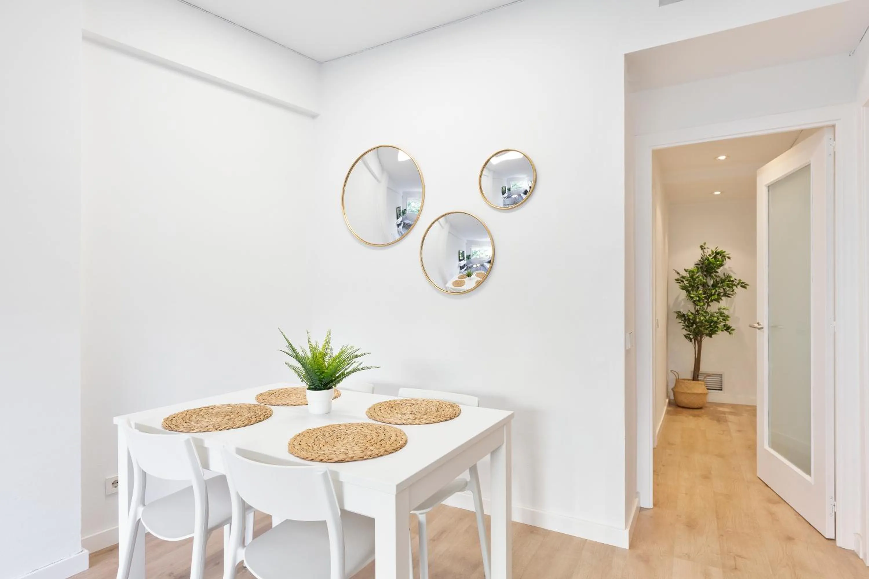 Dining area in Suites Barcelona Park Güell