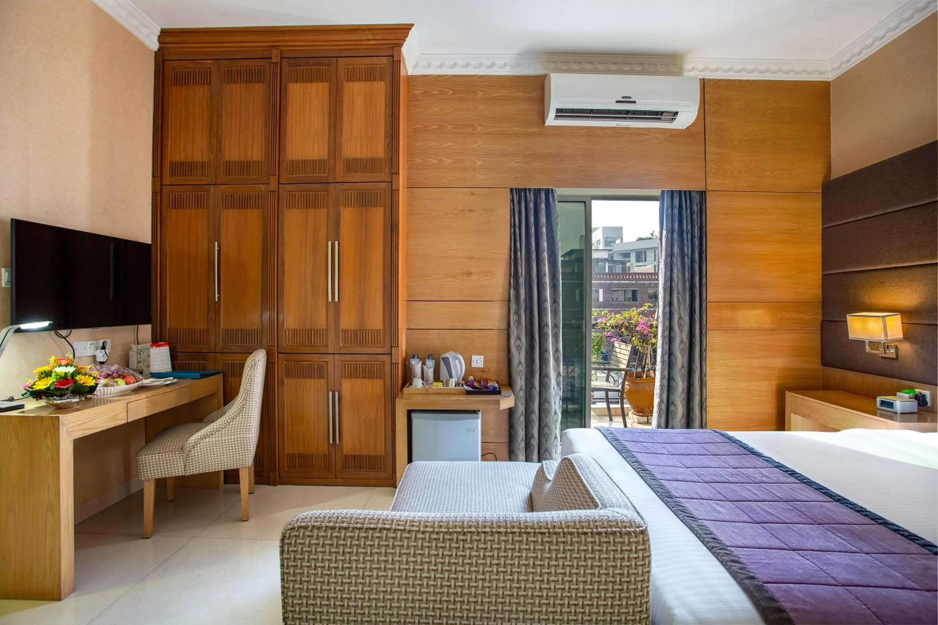 Photo of the whole room, Bed in Ascott Palace Dhaka