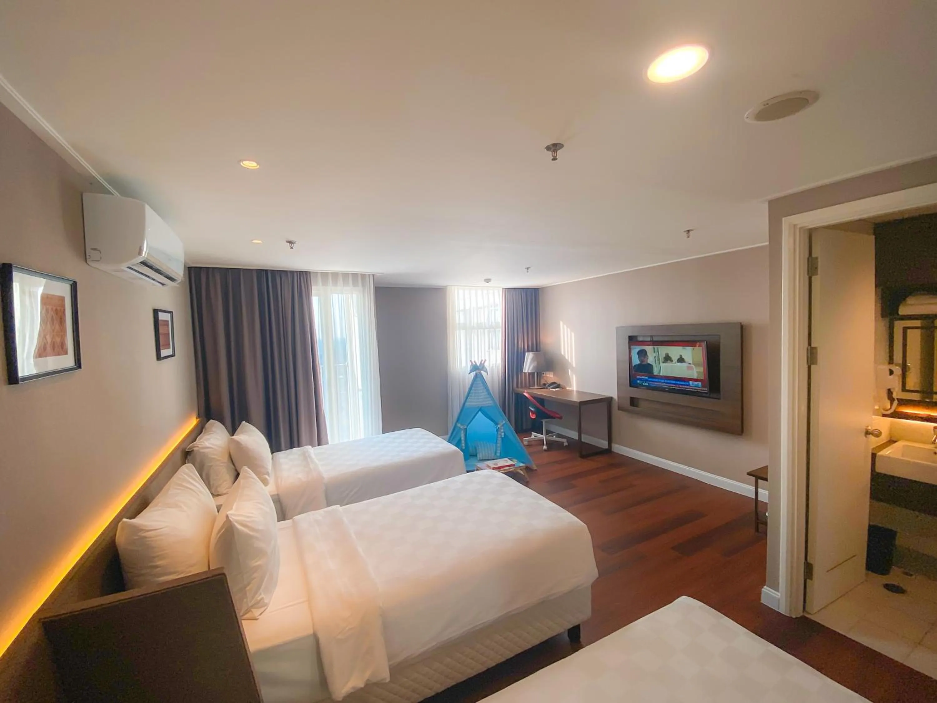 Bedroom, Bed in Swiss-Belcourt Serpong