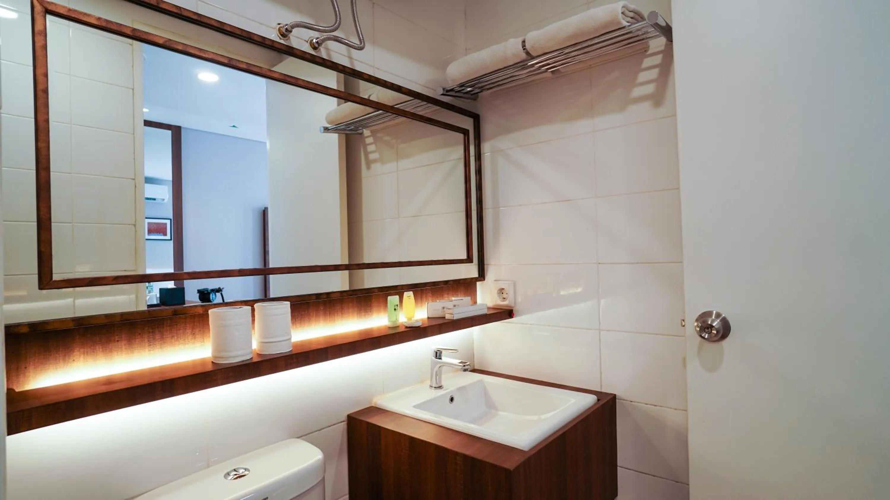 Toilet in Swiss-Belcourt Serpong