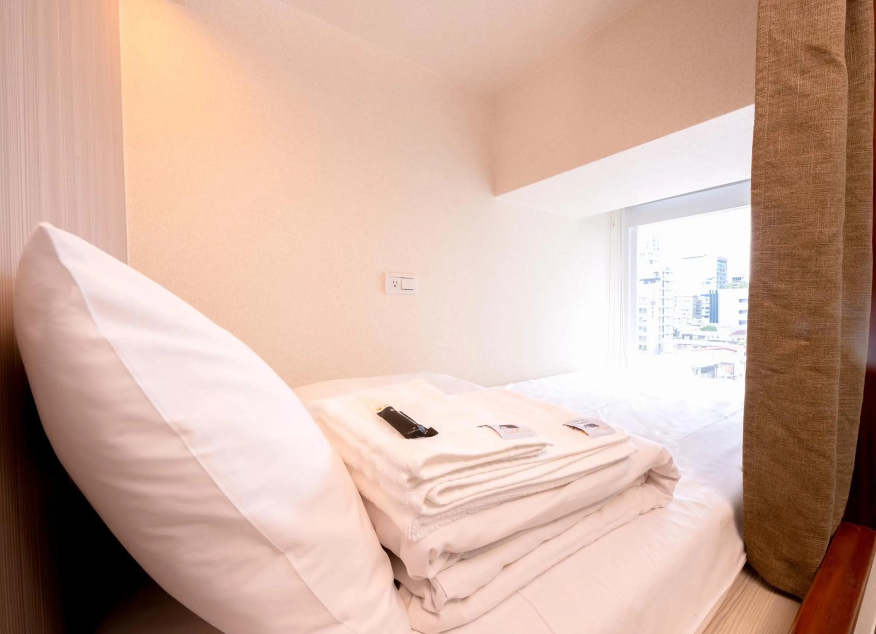 Bed in Cat Tail Pocket Inn