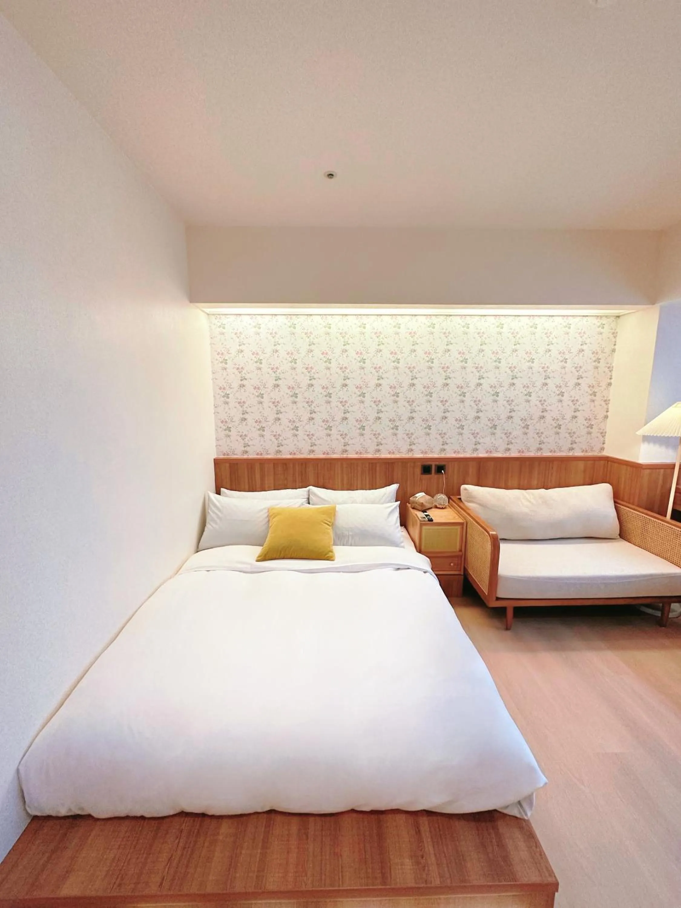 Bed in Cat Tail Pocket Inn