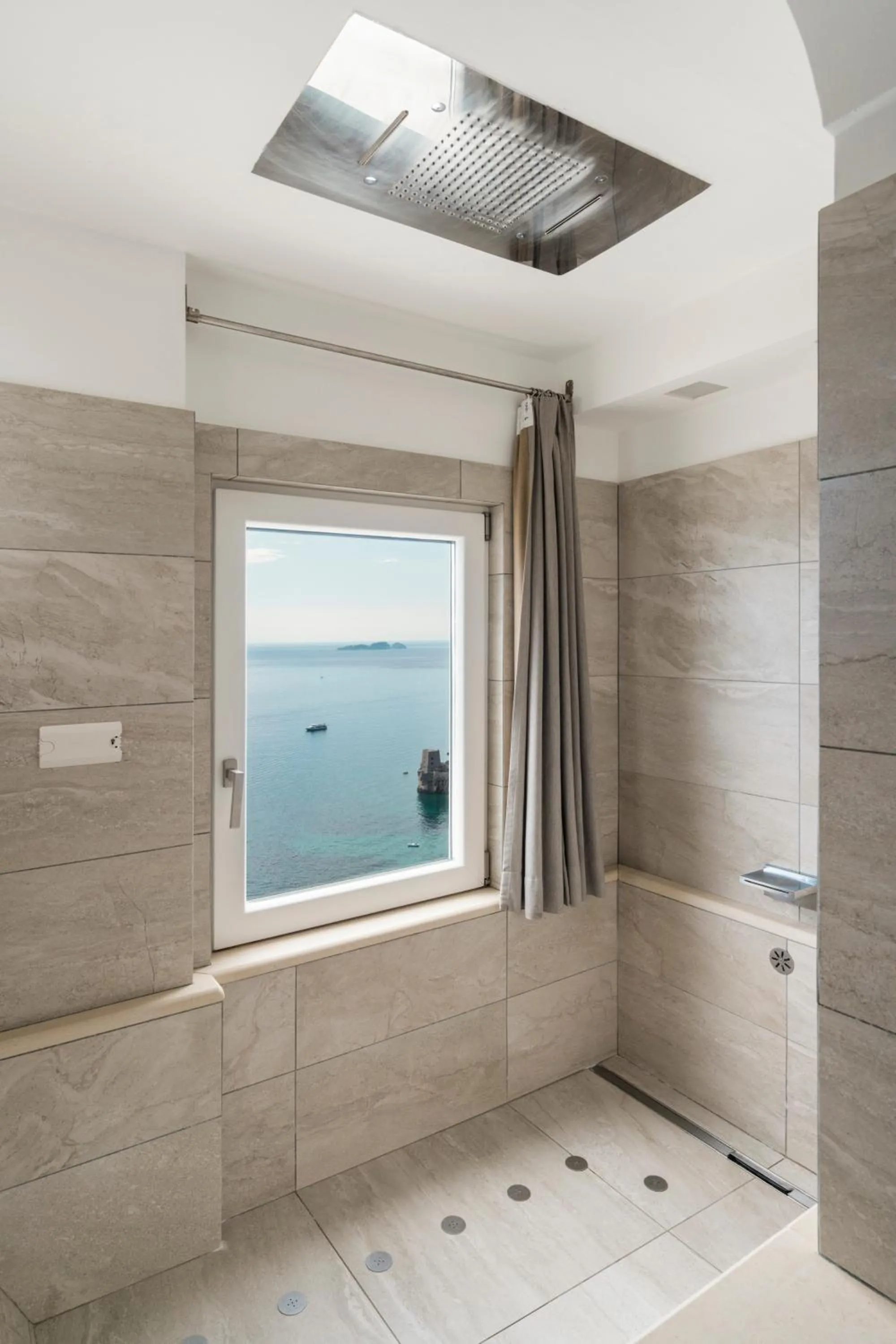 Shower in Villa Magia