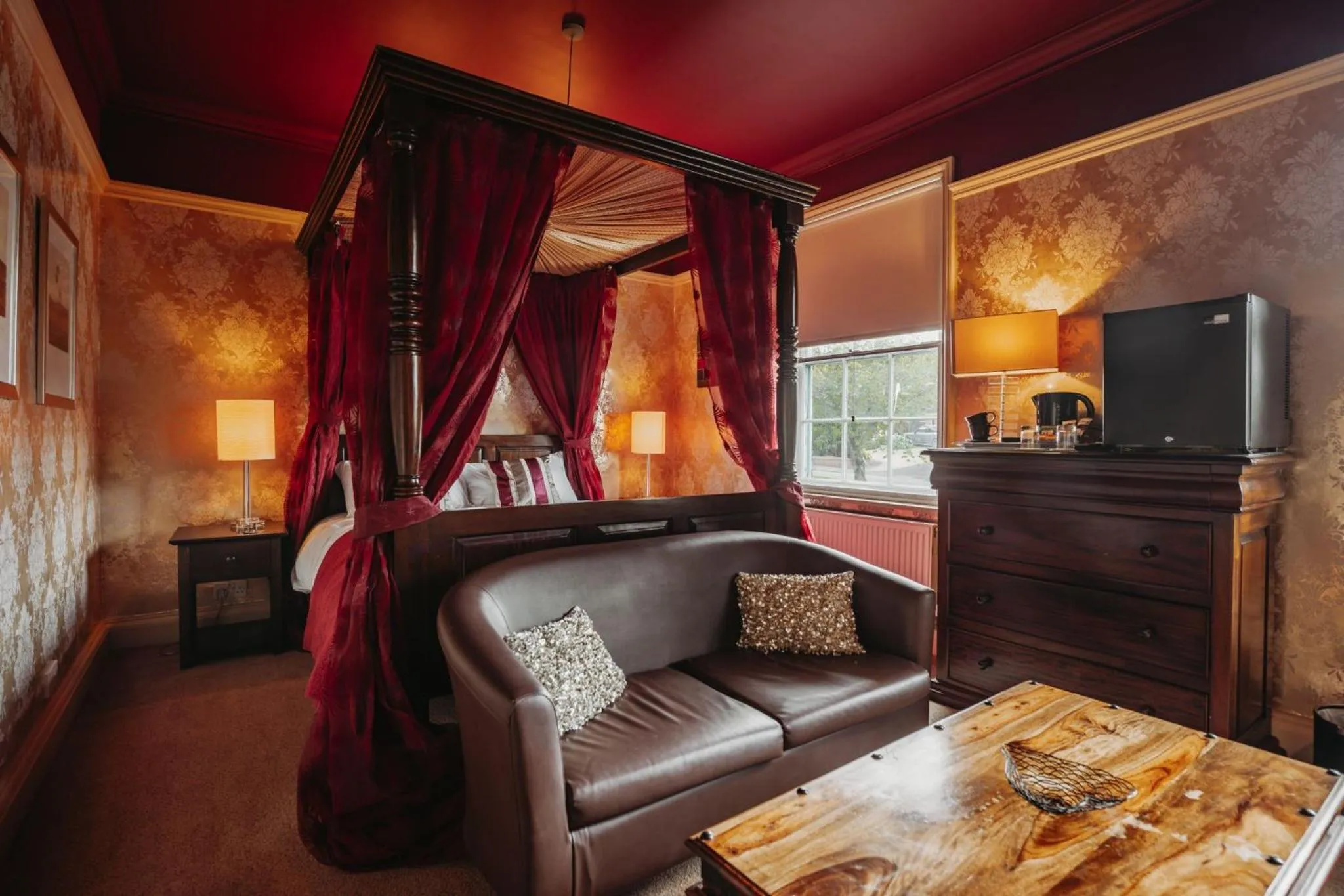 Bedroom in Old Orleton Inn